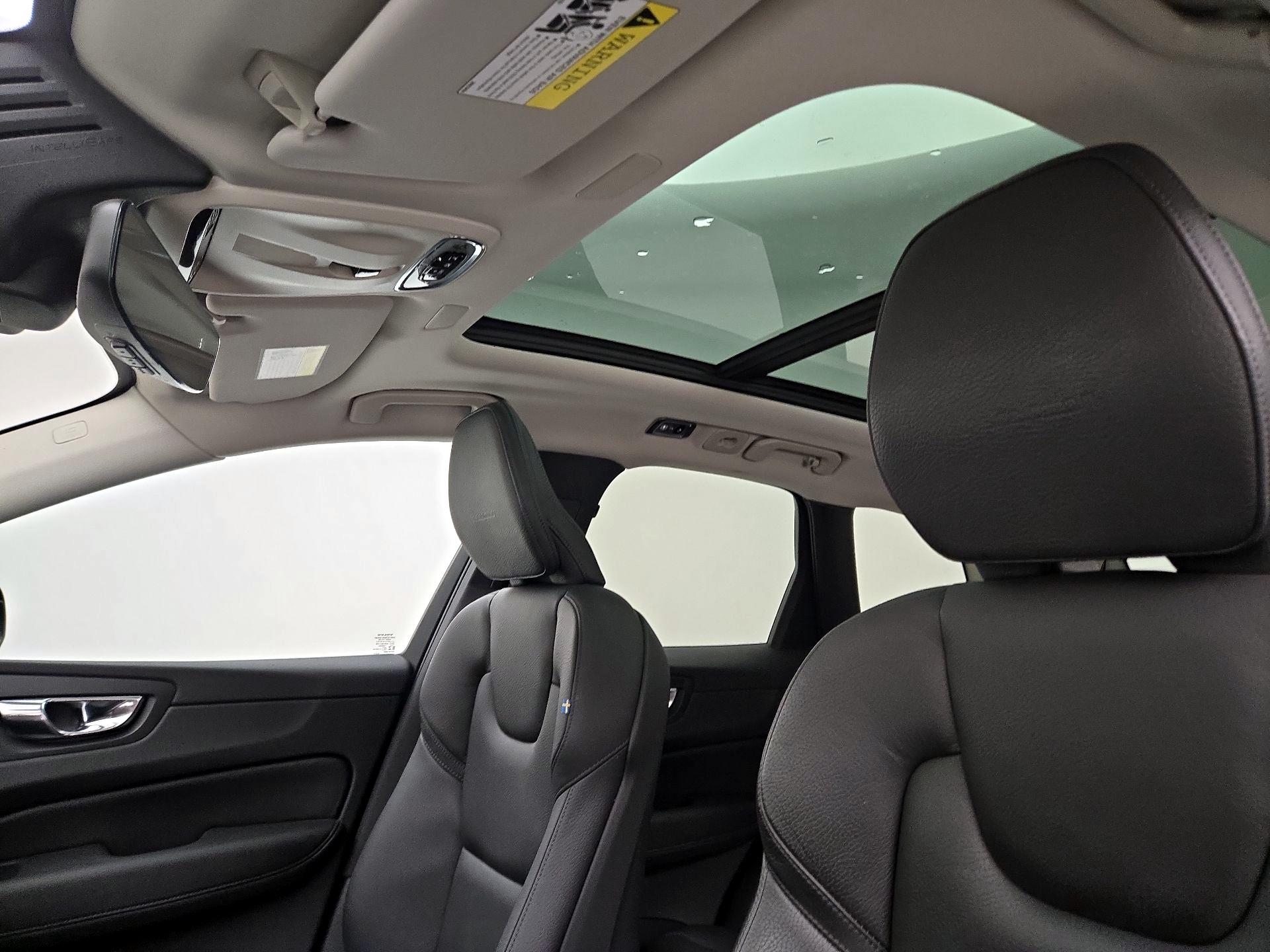 Thumbnail: 2020 Volvo XC60 - 20