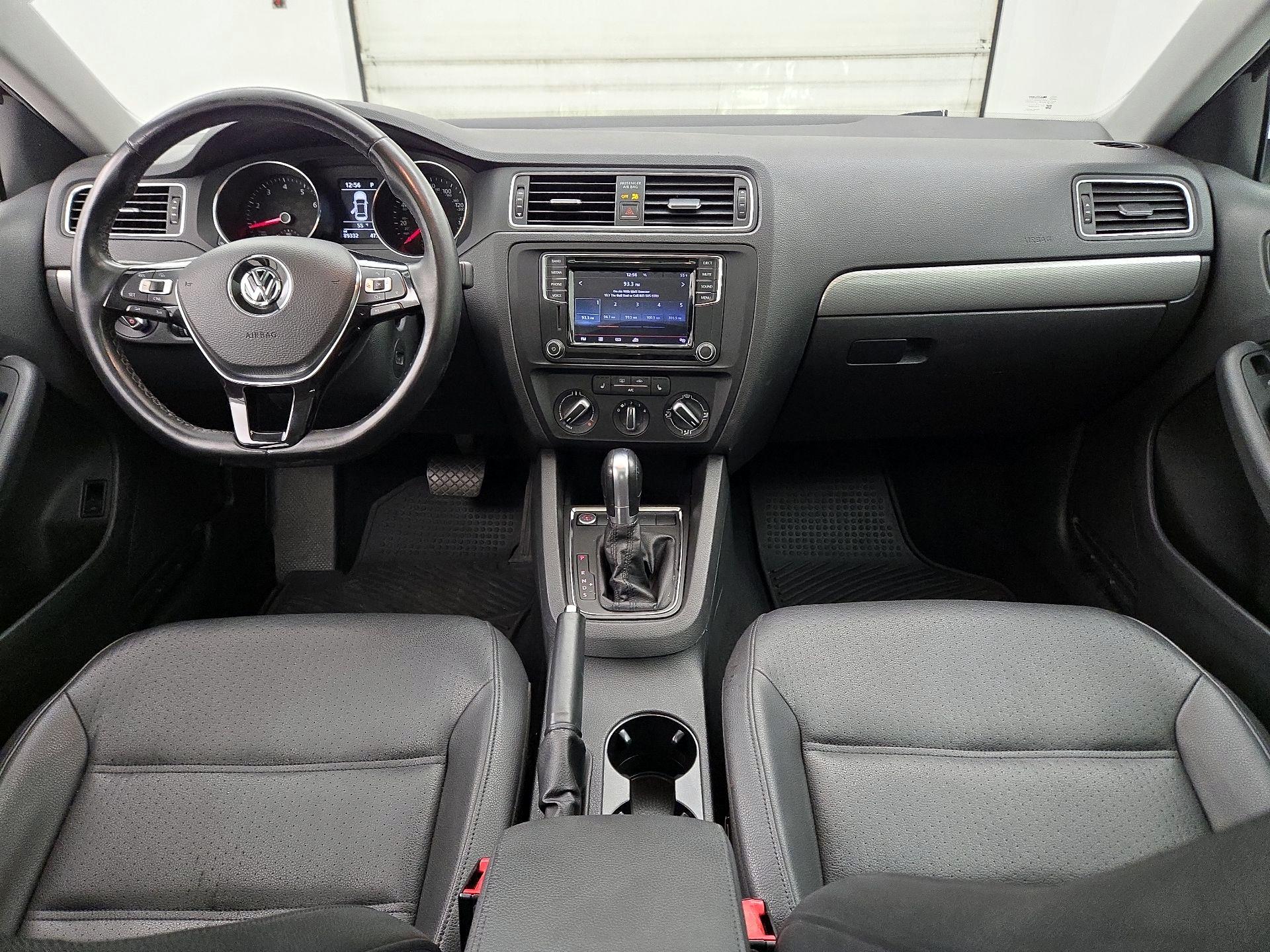 Thumbnail: 2017 Volkswagen Jetta - 9