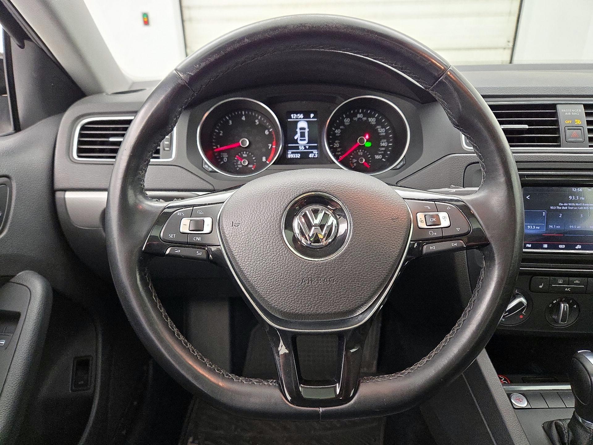 Thumbnail: 2017 Volkswagen Jetta - 10