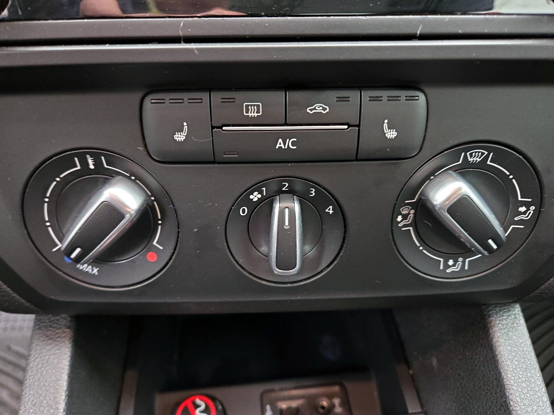 Thumbnail: 2017 Volkswagen Jetta - 16