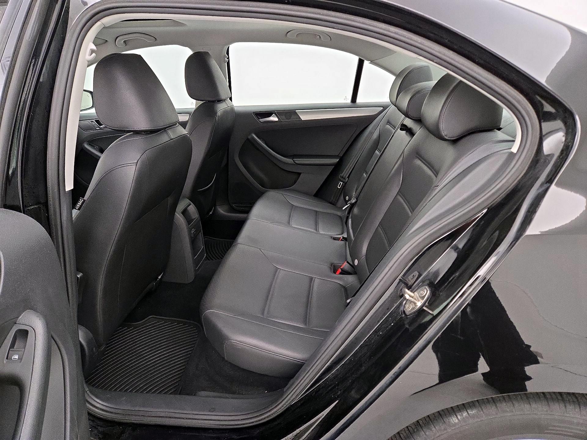 Thumbnail: 2017 Volkswagen Jetta - 20