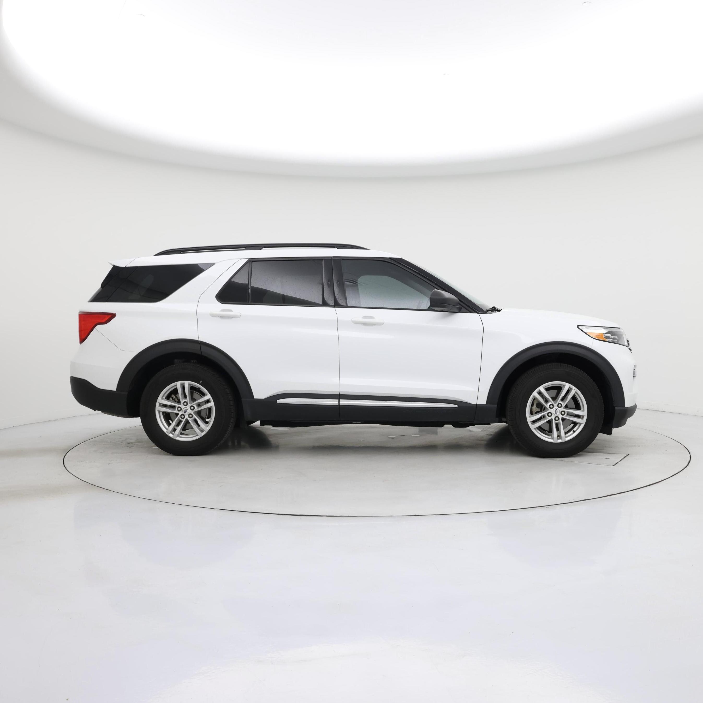 Thumbnail: 2022 Ford Explorer - 7