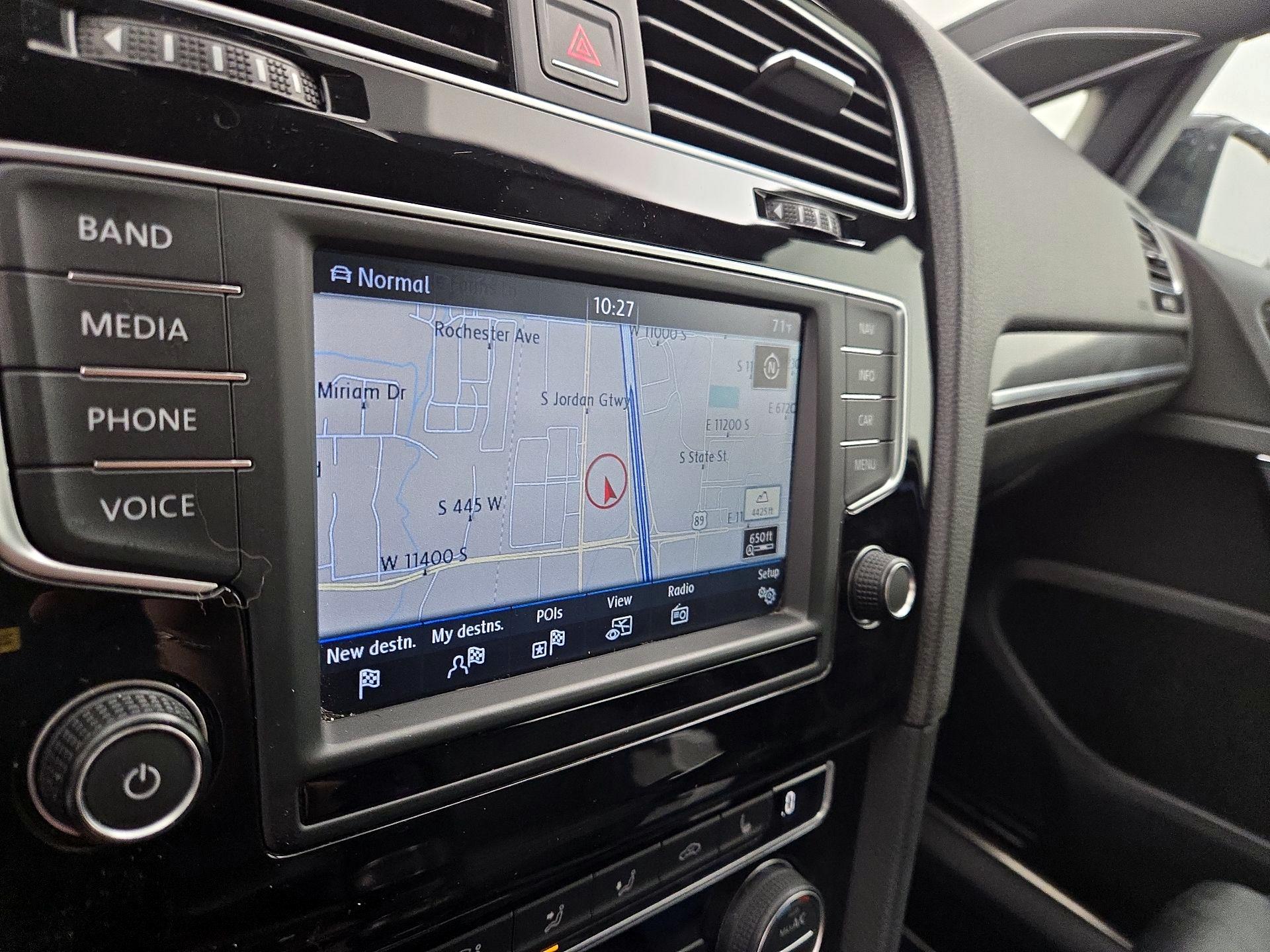 Thumbnail: 2017 Volkswagen Golf - 14