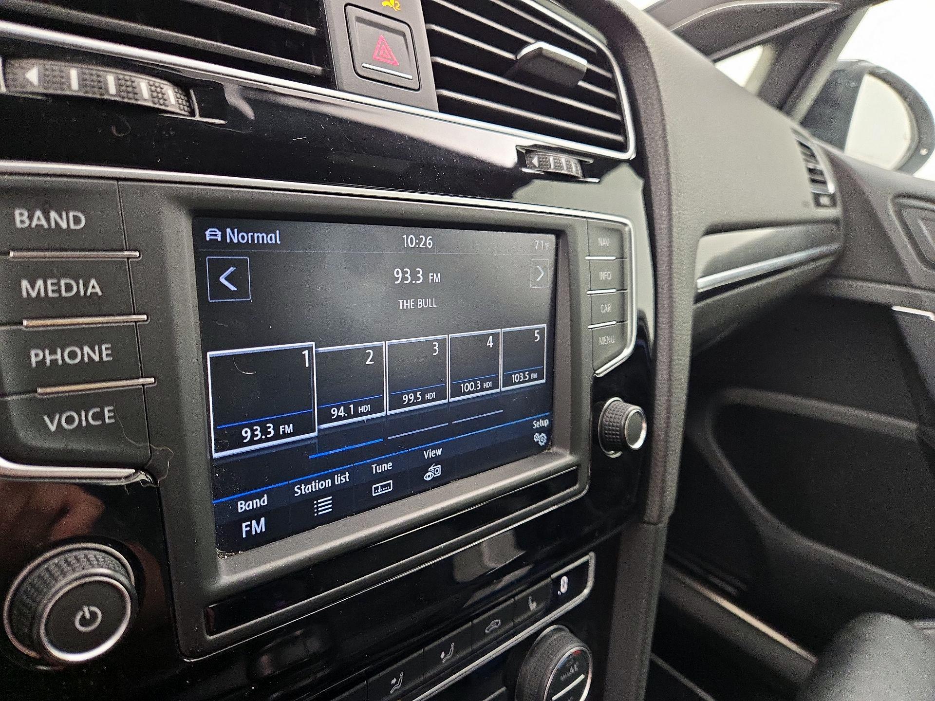 Thumbnail: 2017 Volkswagen Golf - 16