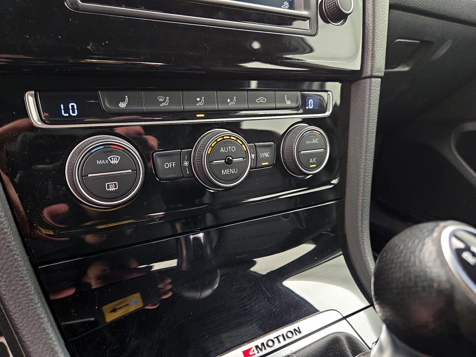 Thumbnail: 2017 Volkswagen Golf - 17