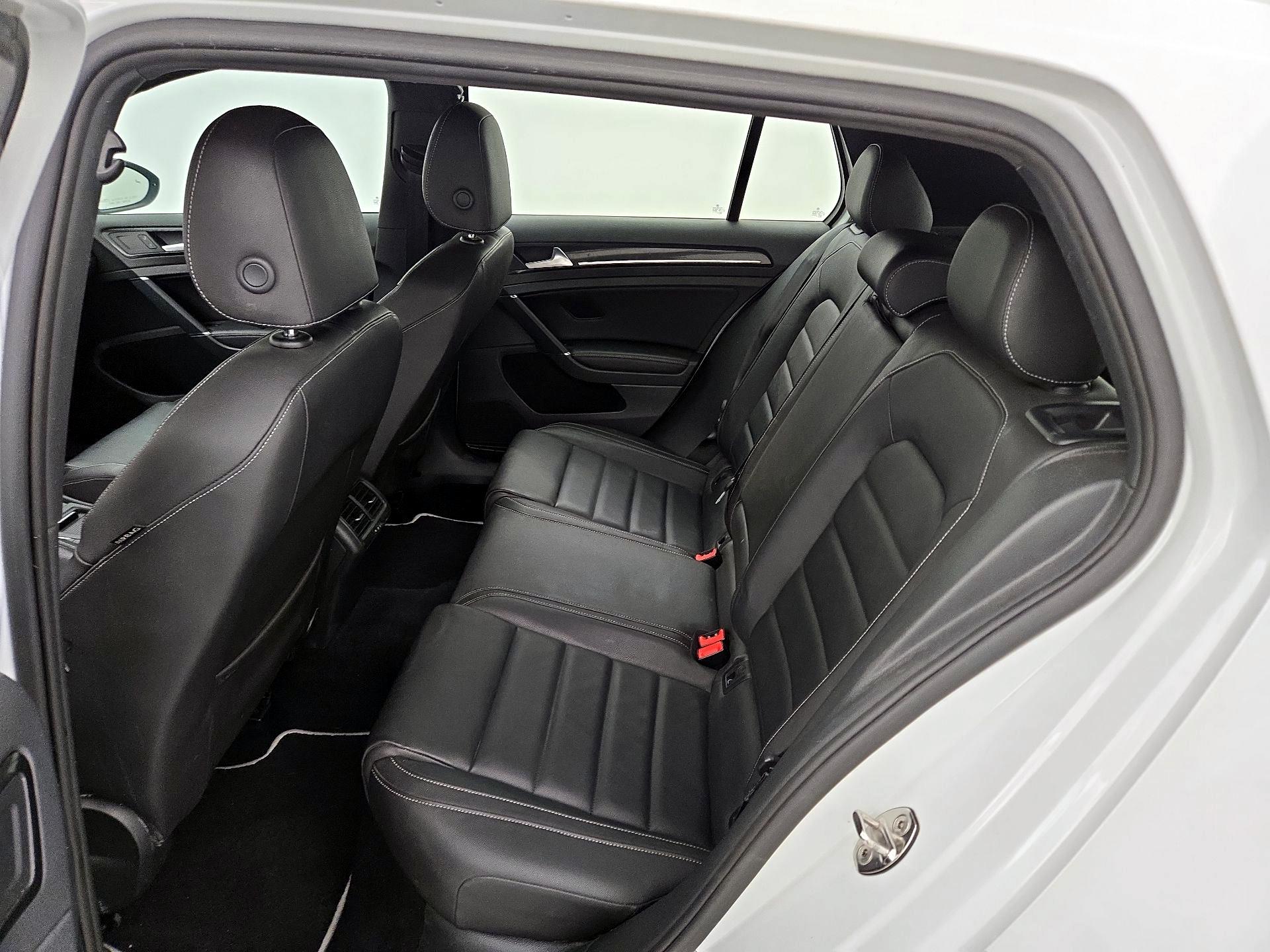 Thumbnail: 2017 Volkswagen Golf - 20