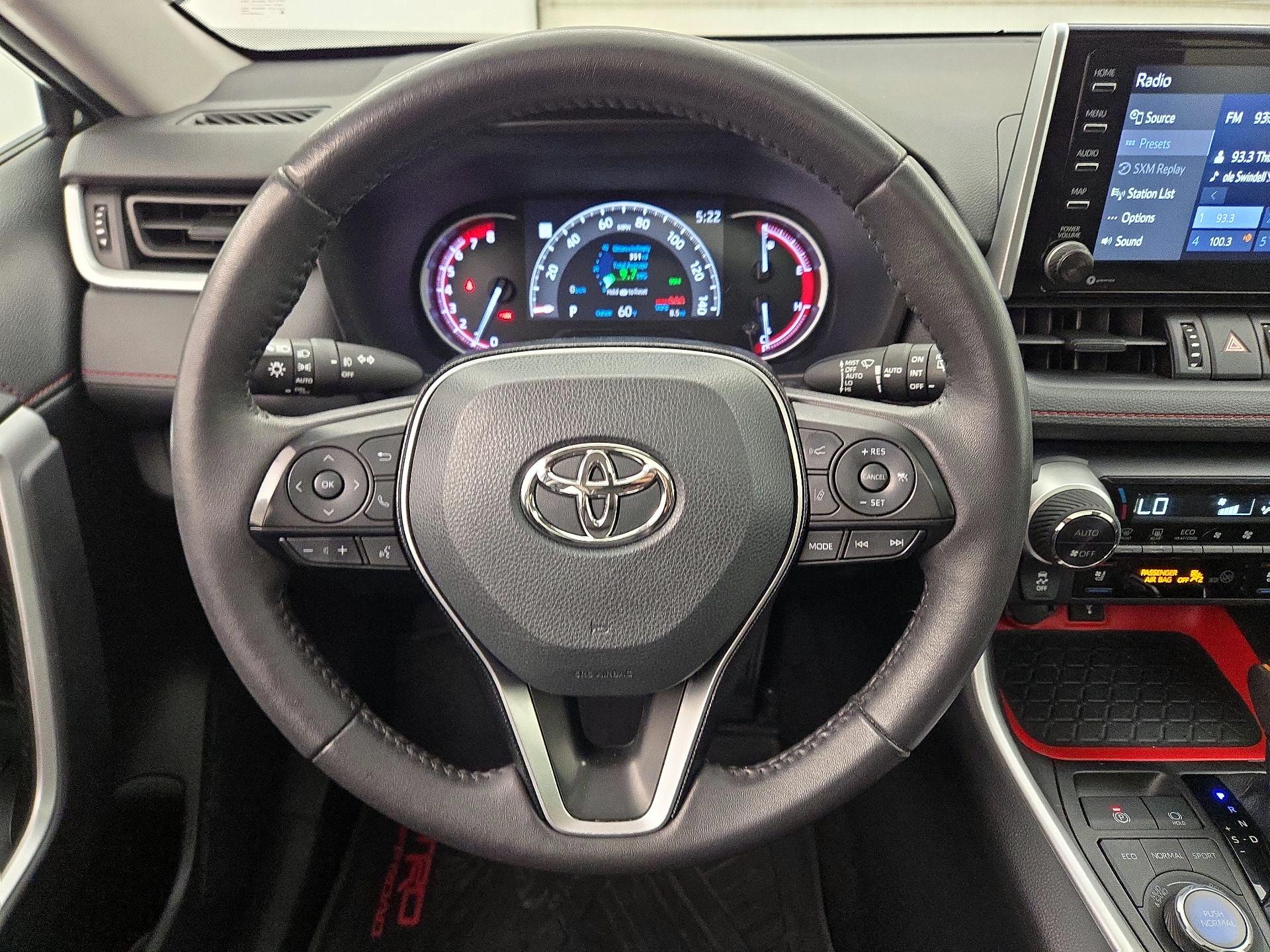 Thumbnail: 2021 Toyota RAV4 - 10