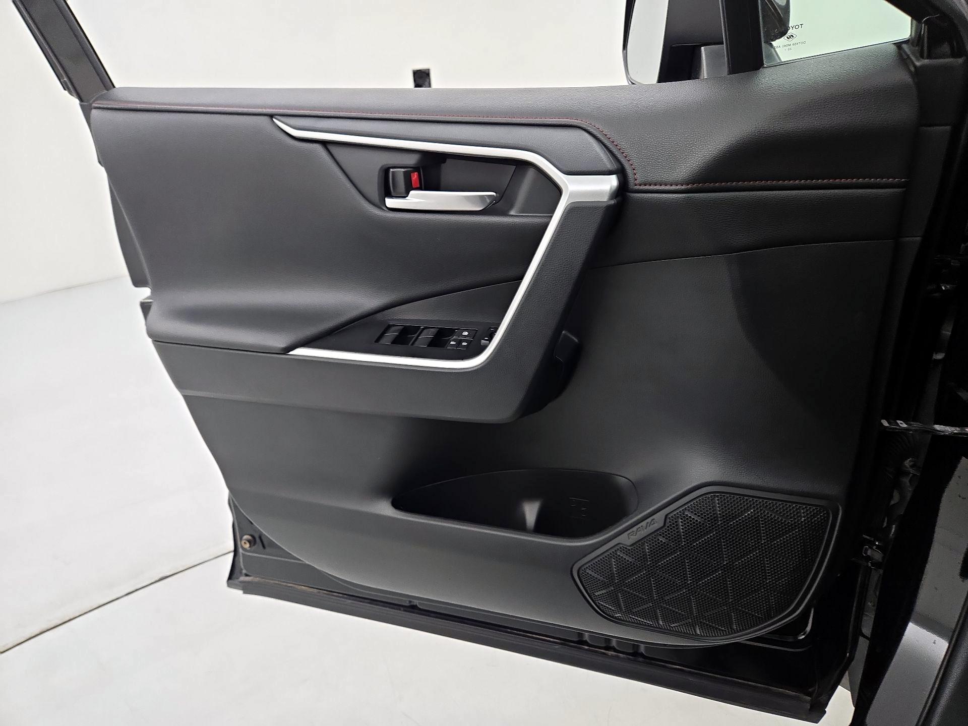 Thumbnail: 2021 Toyota RAV4 - 12