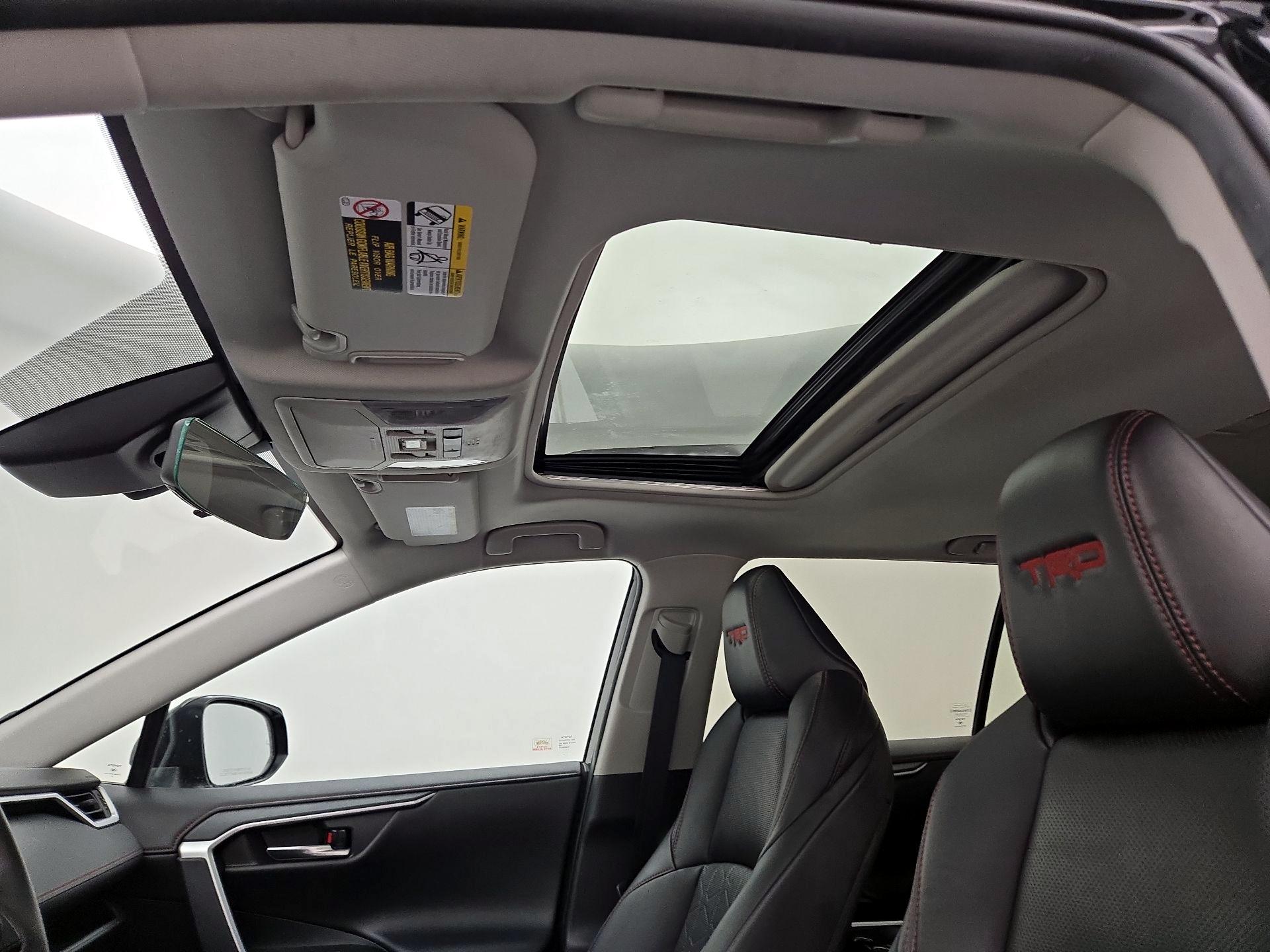 Thumbnail: 2021 Toyota RAV4 - 19