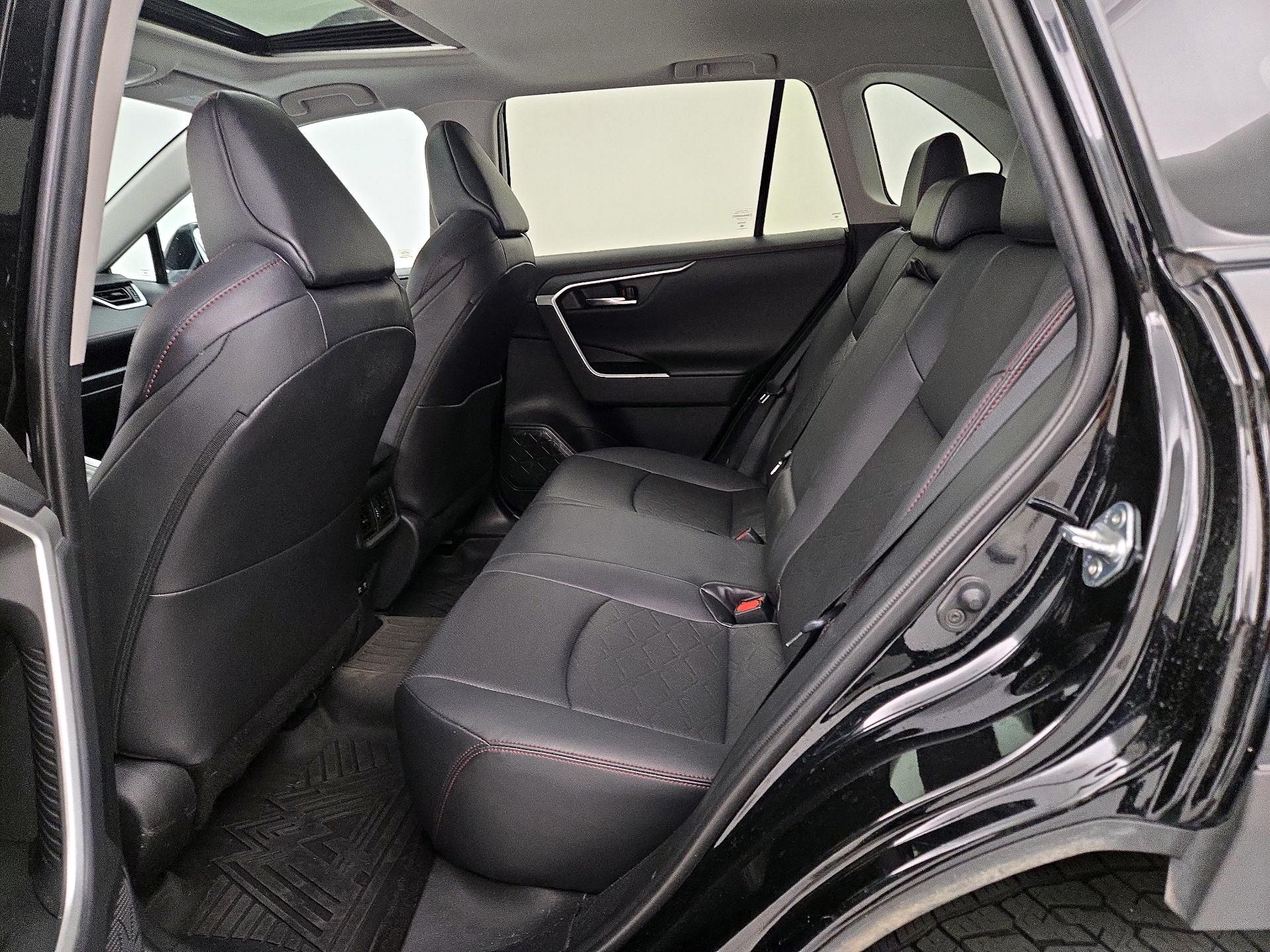 Thumbnail: 2021 Toyota RAV4 - 20