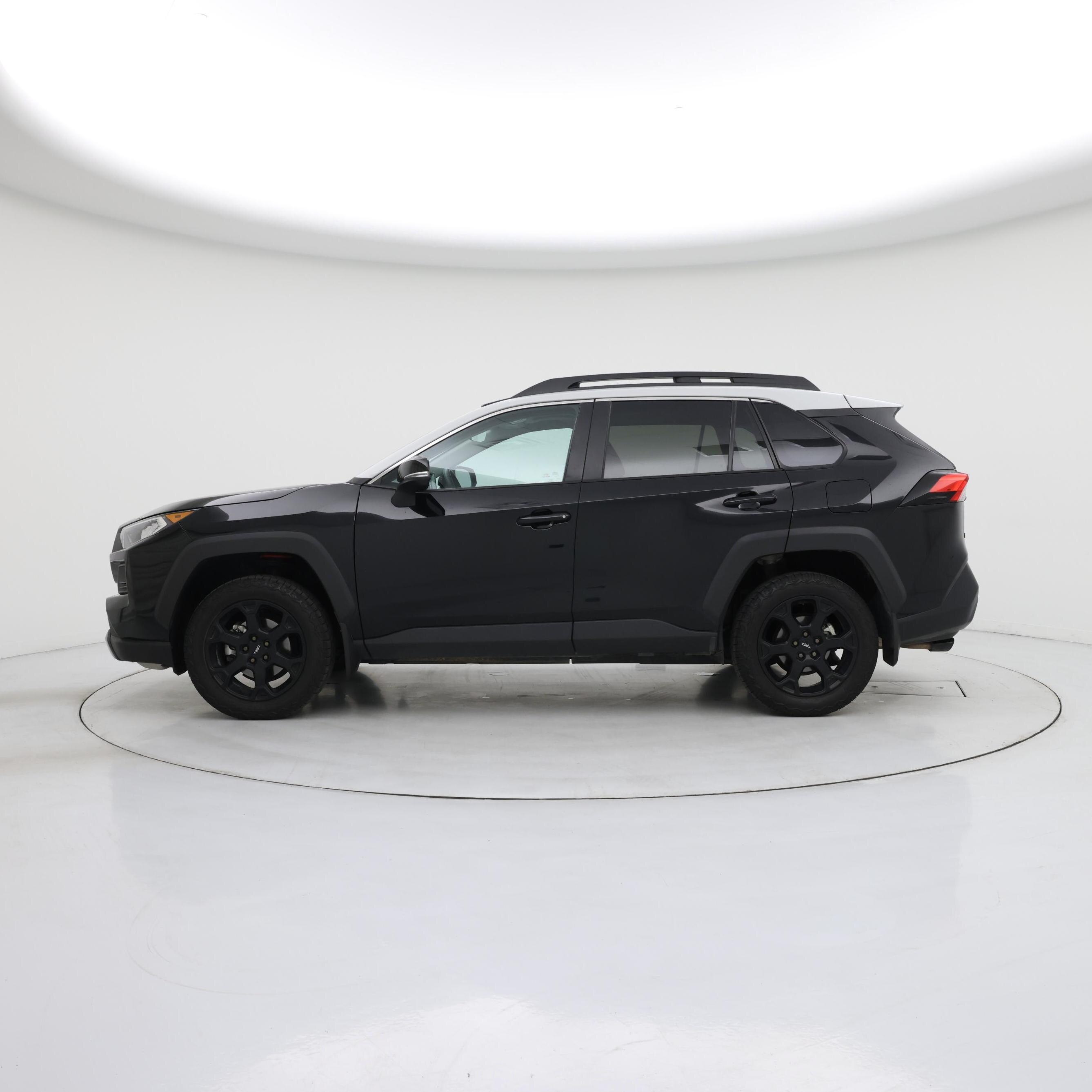 Thumbnail: 2021 Toyota RAV4 - 3
