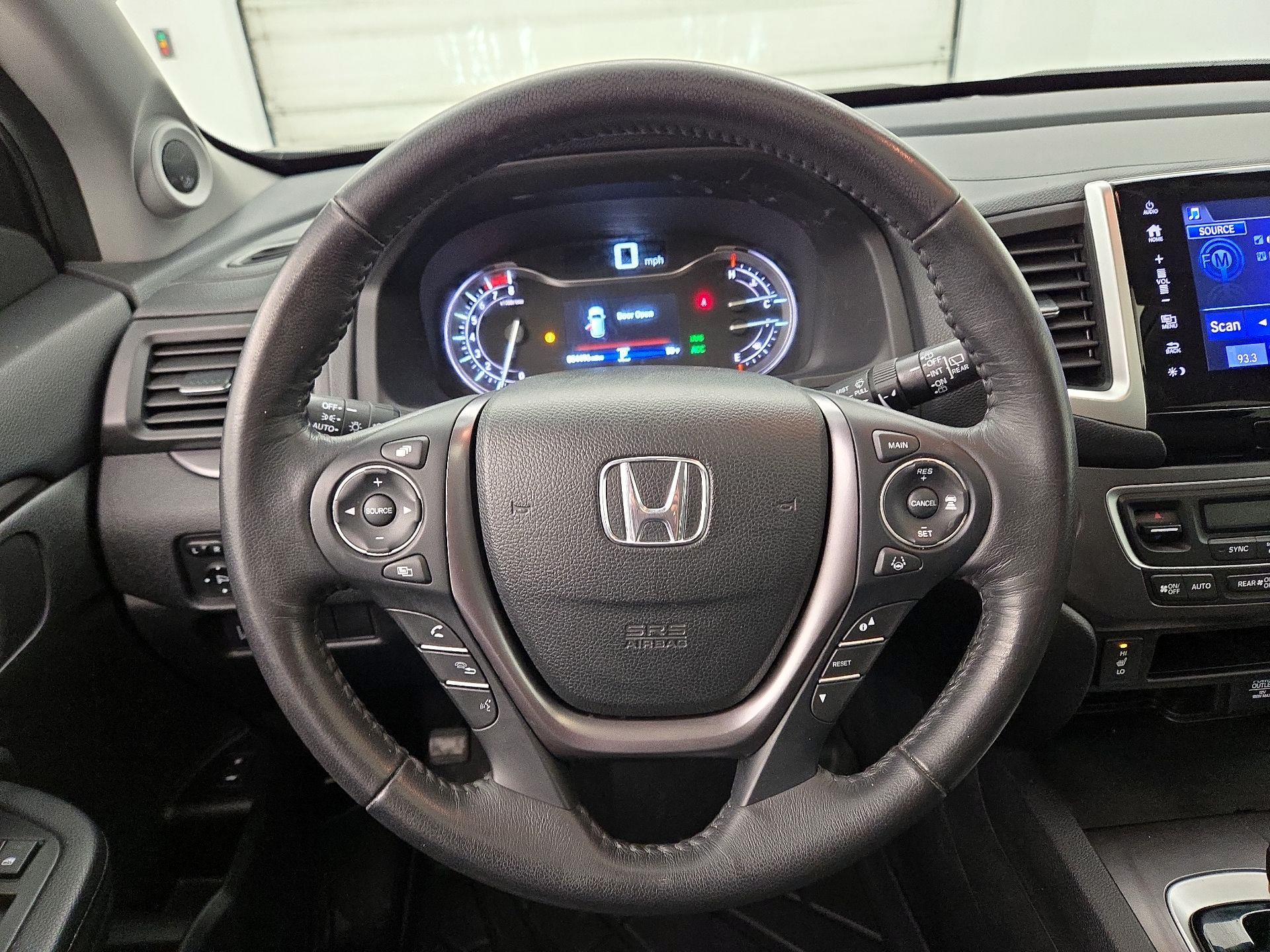 Thumbnail: 2018 Honda Pilot - 10