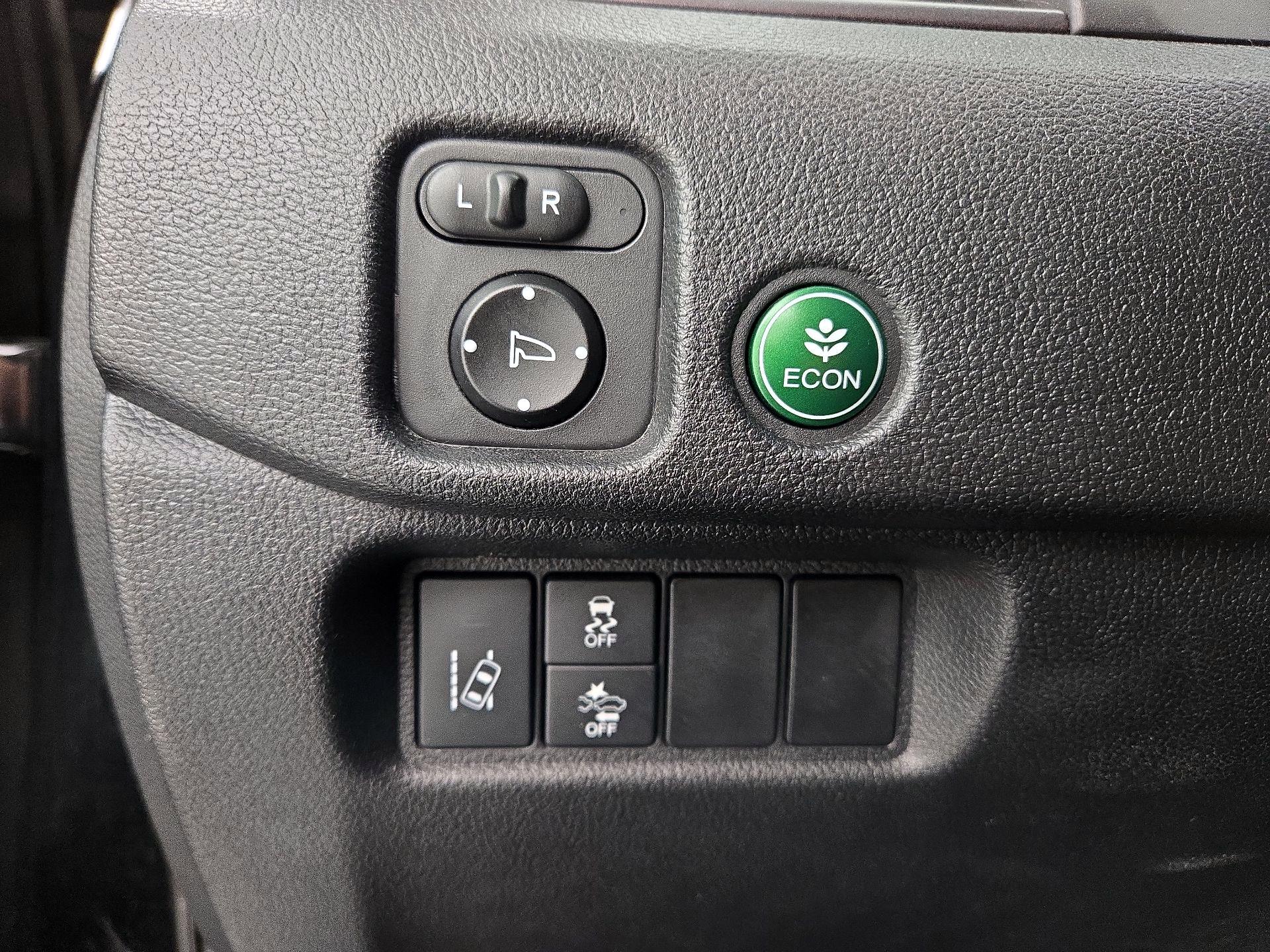 Thumbnail: 2018 Honda Pilot - 13