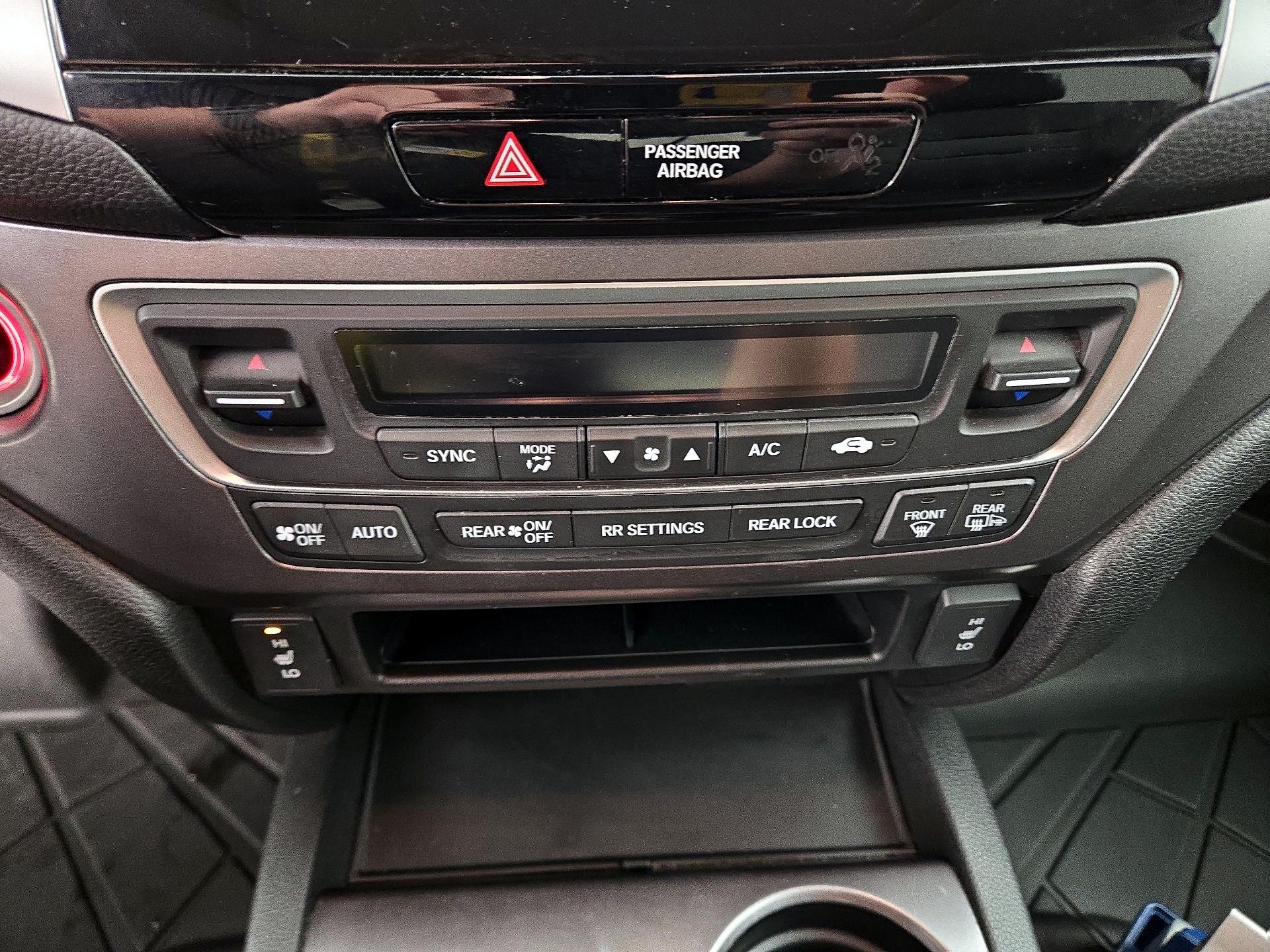 Thumbnail: 2018 Honda Pilot - 16