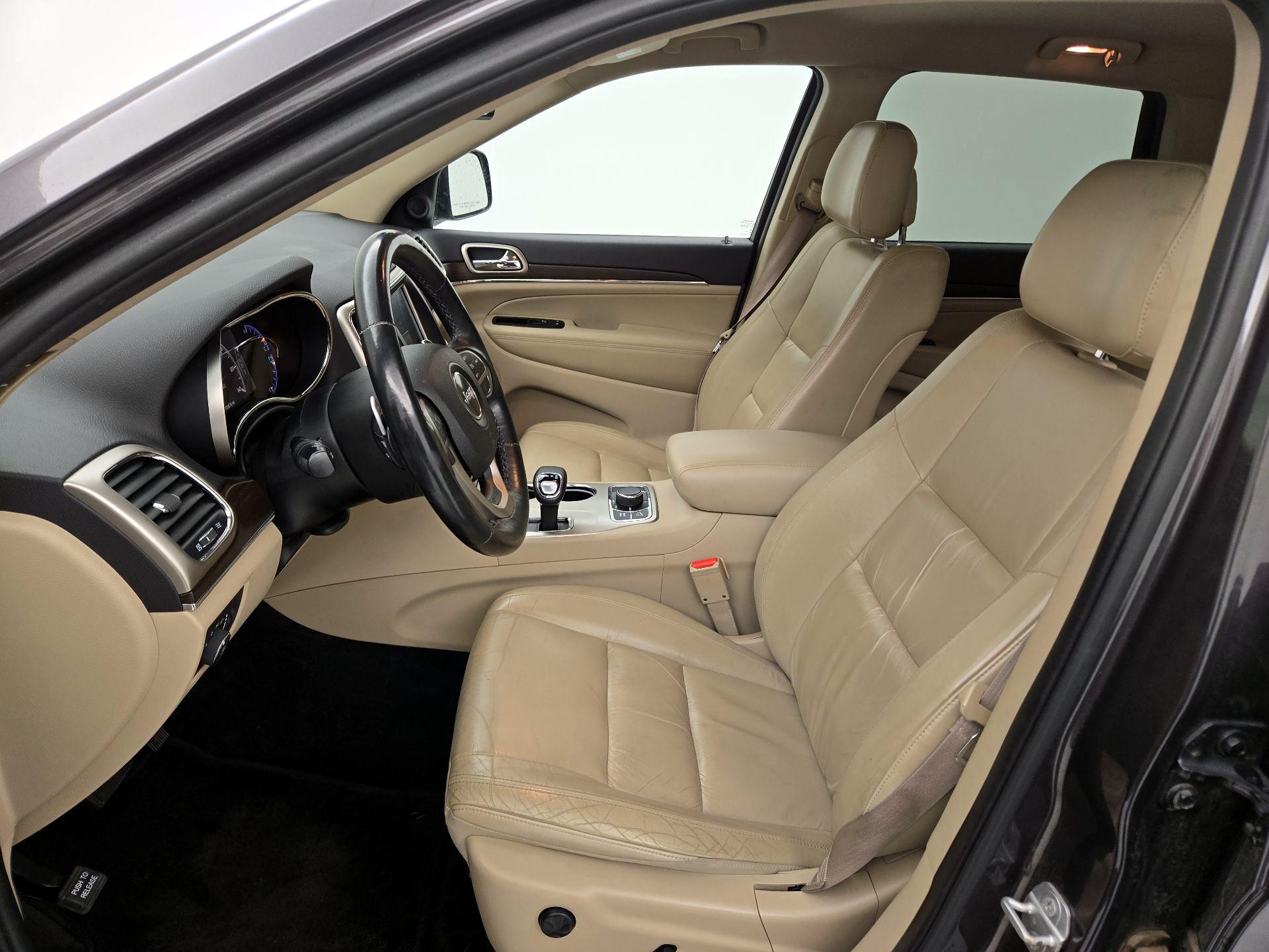 Thumbnail: 2015 Jeep Grand Cherokee - 11