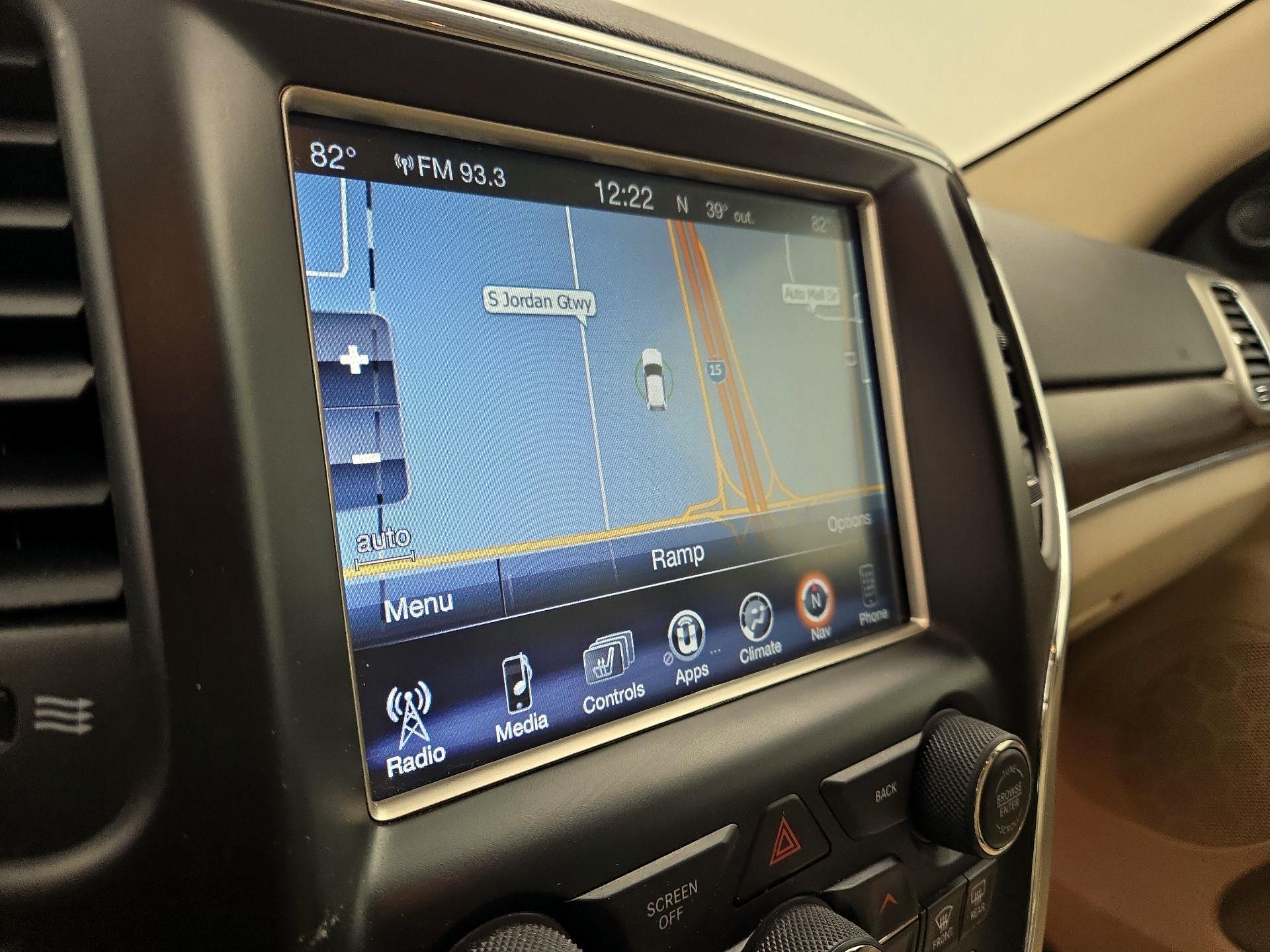 Thumbnail: 2015 Jeep Grand Cherokee - 14