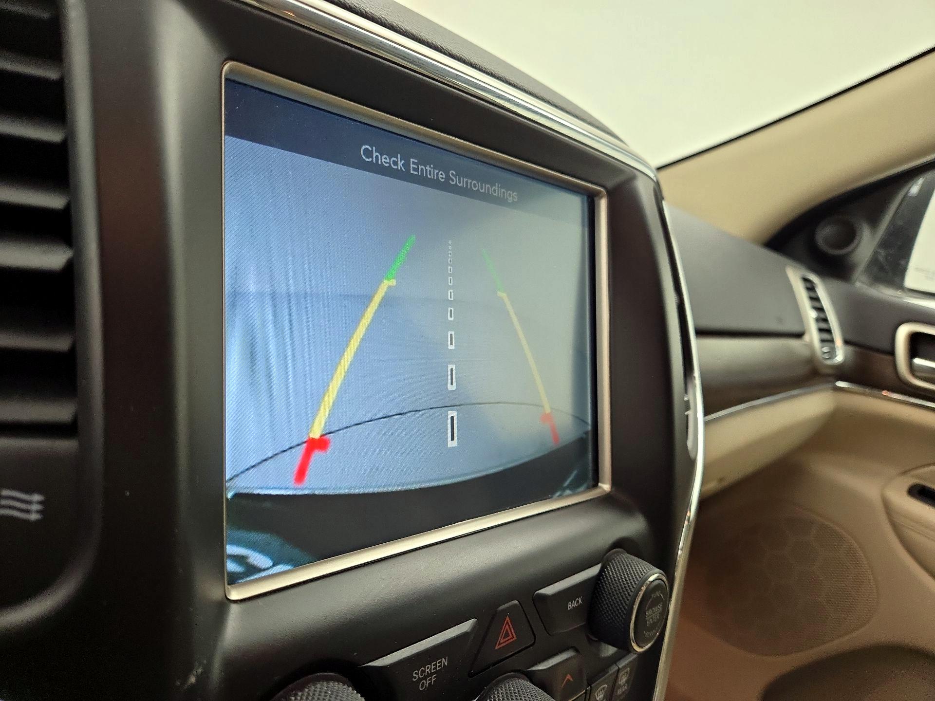 Thumbnail: 2015 Jeep Grand Cherokee - 15