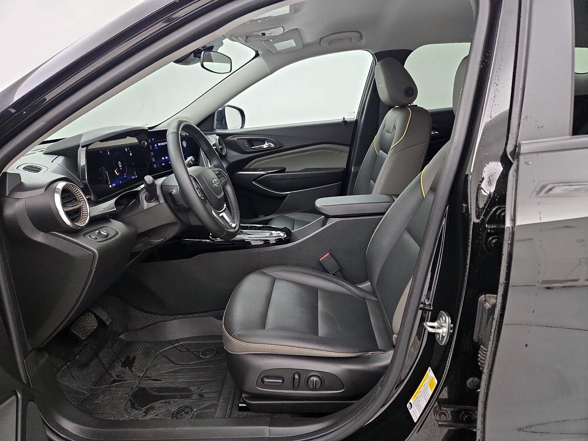 Thumbnail: 2025 Chevrolet Trax - 11