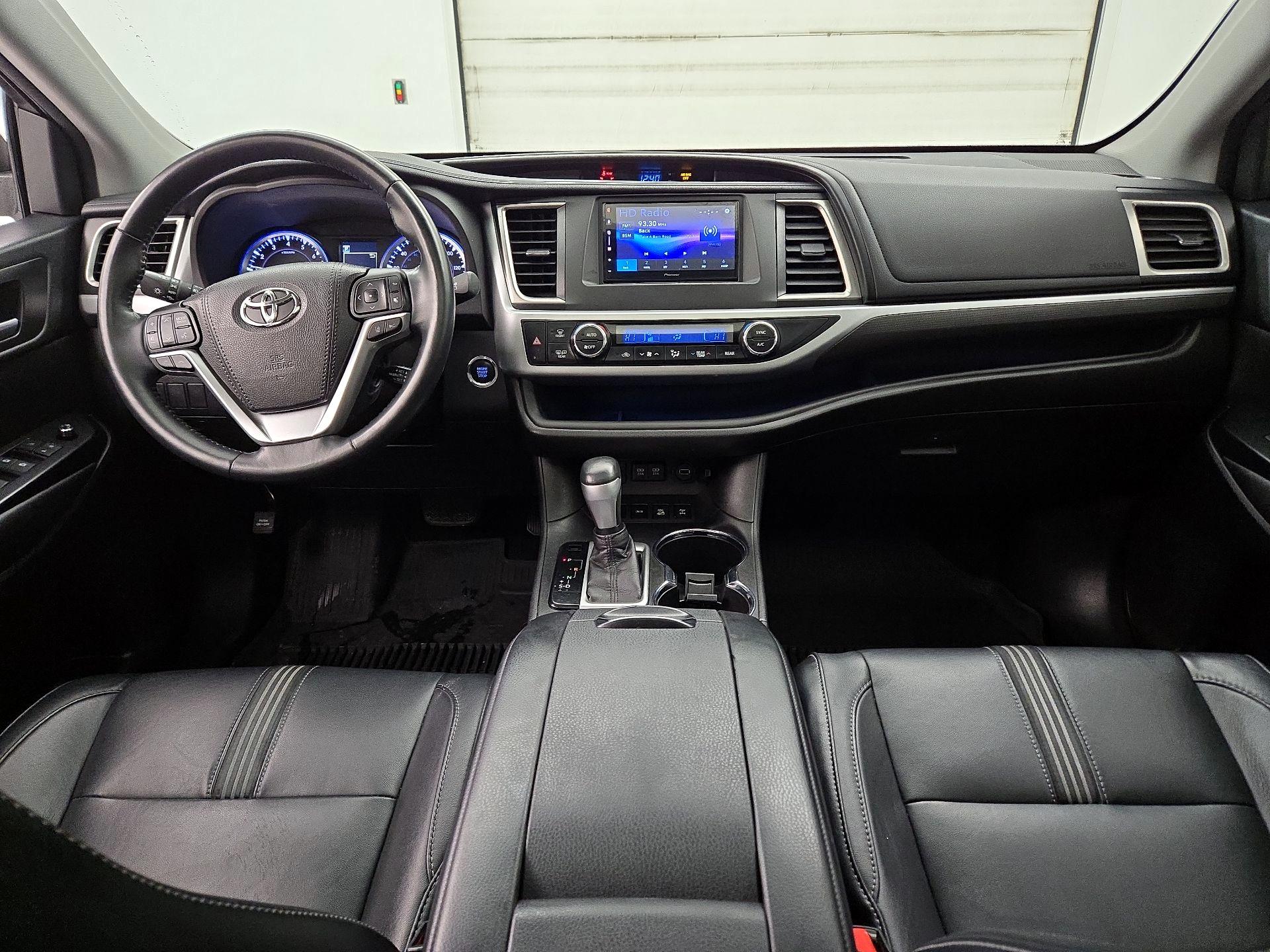 Thumbnail: 2018 Toyota Highlander - 9