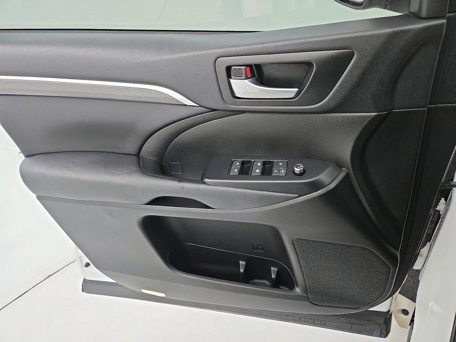 2018 Toyota Highlander SE - Photo 13