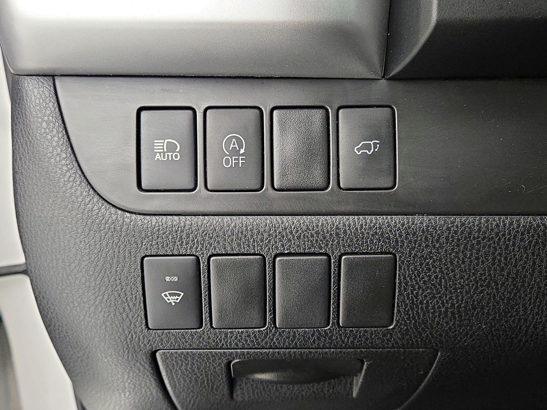 Thumbnail: 2018 Toyota Highlander - 13