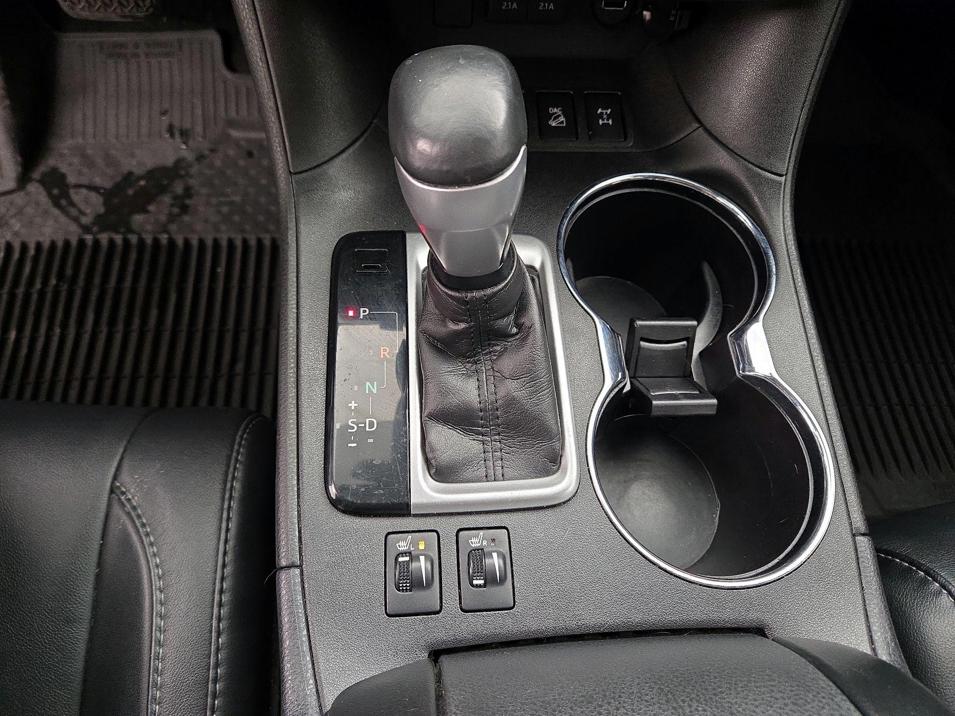 Thumbnail: 2018 Toyota Highlander - 17