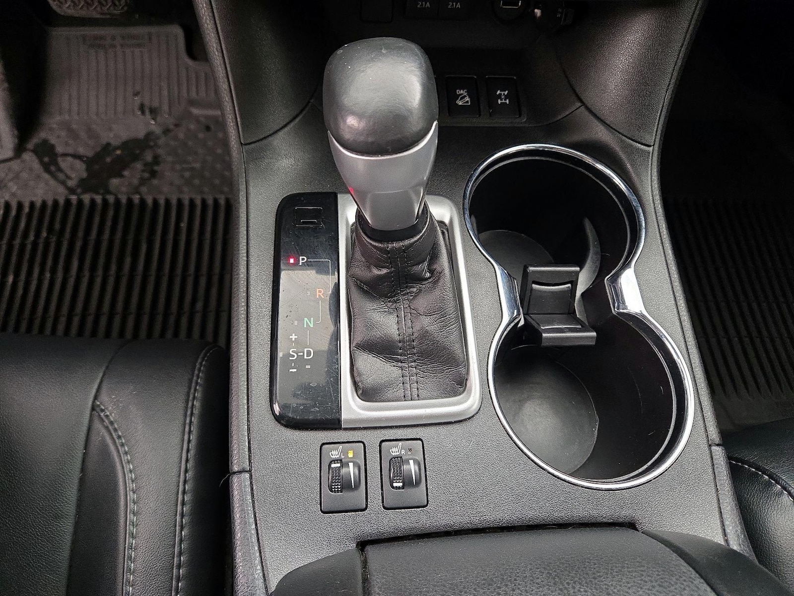 2018 Toyota Highlander SE - Photo 18