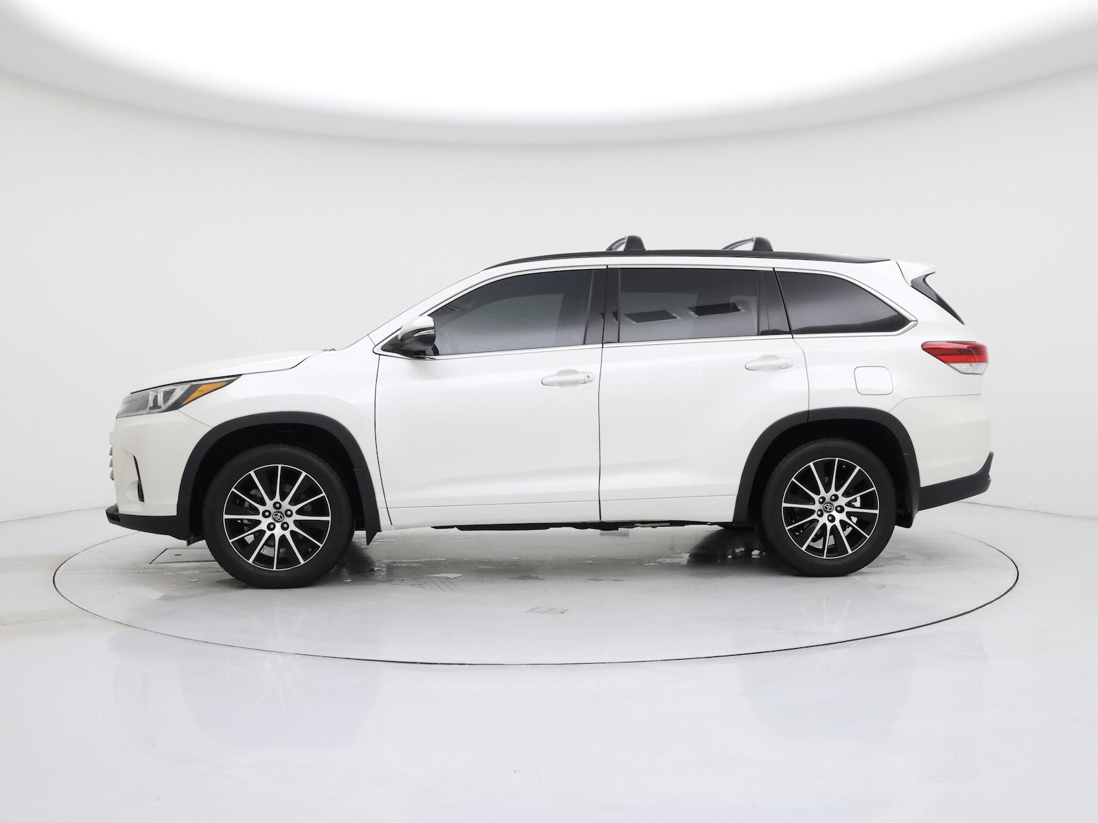 2018 Toyota Highlander SE - Photo 4