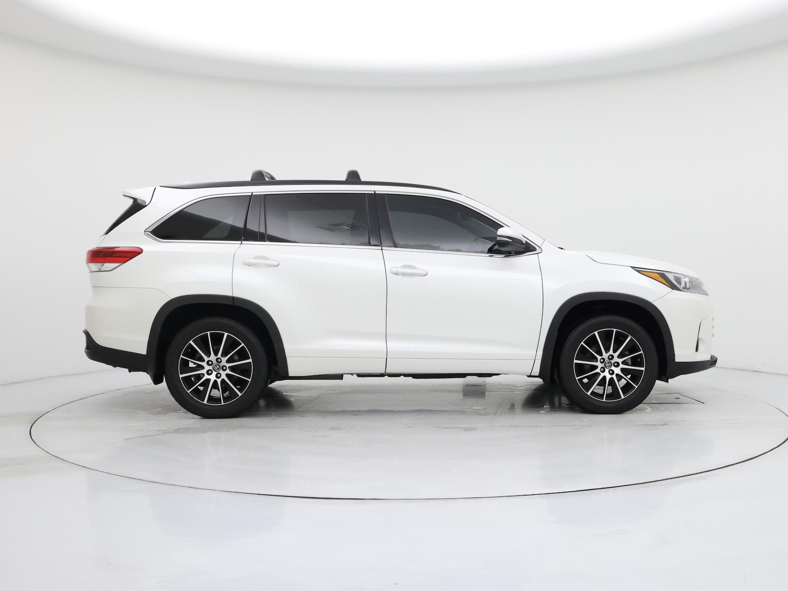 2018 Toyota Highlander SE - Photo 8