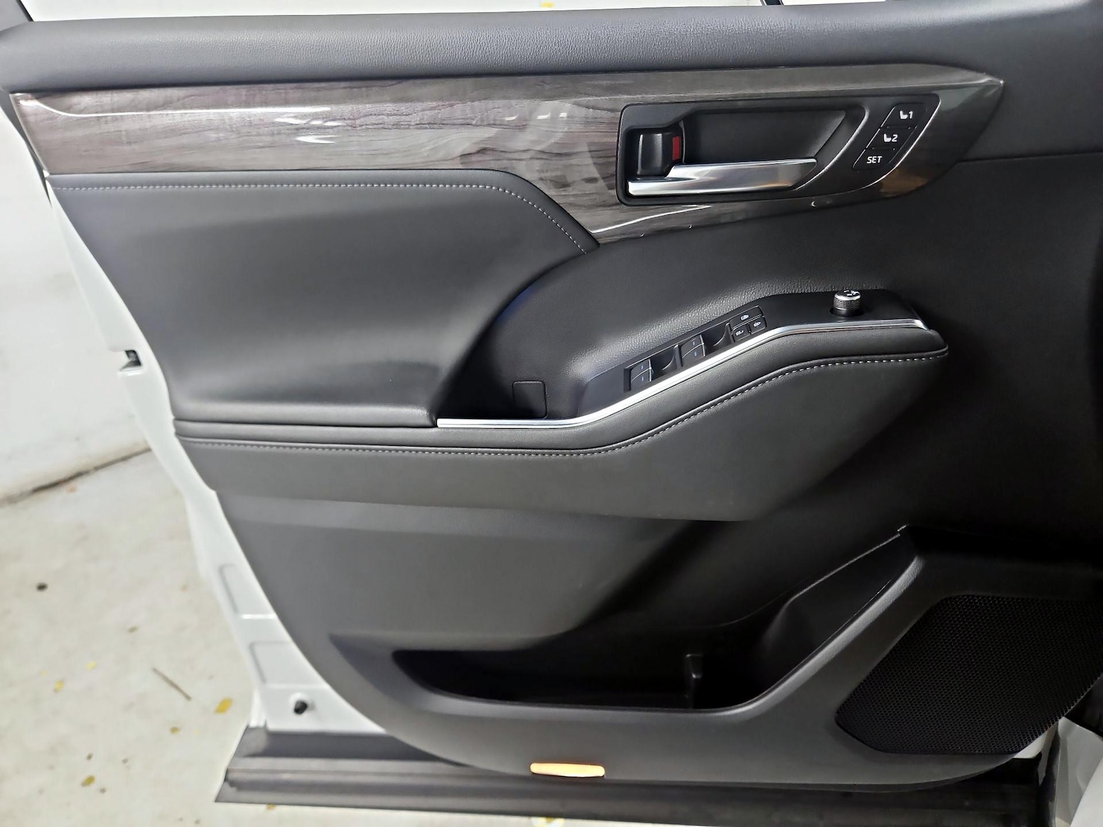 2022 Toyota Highlander Limited - Photo 13