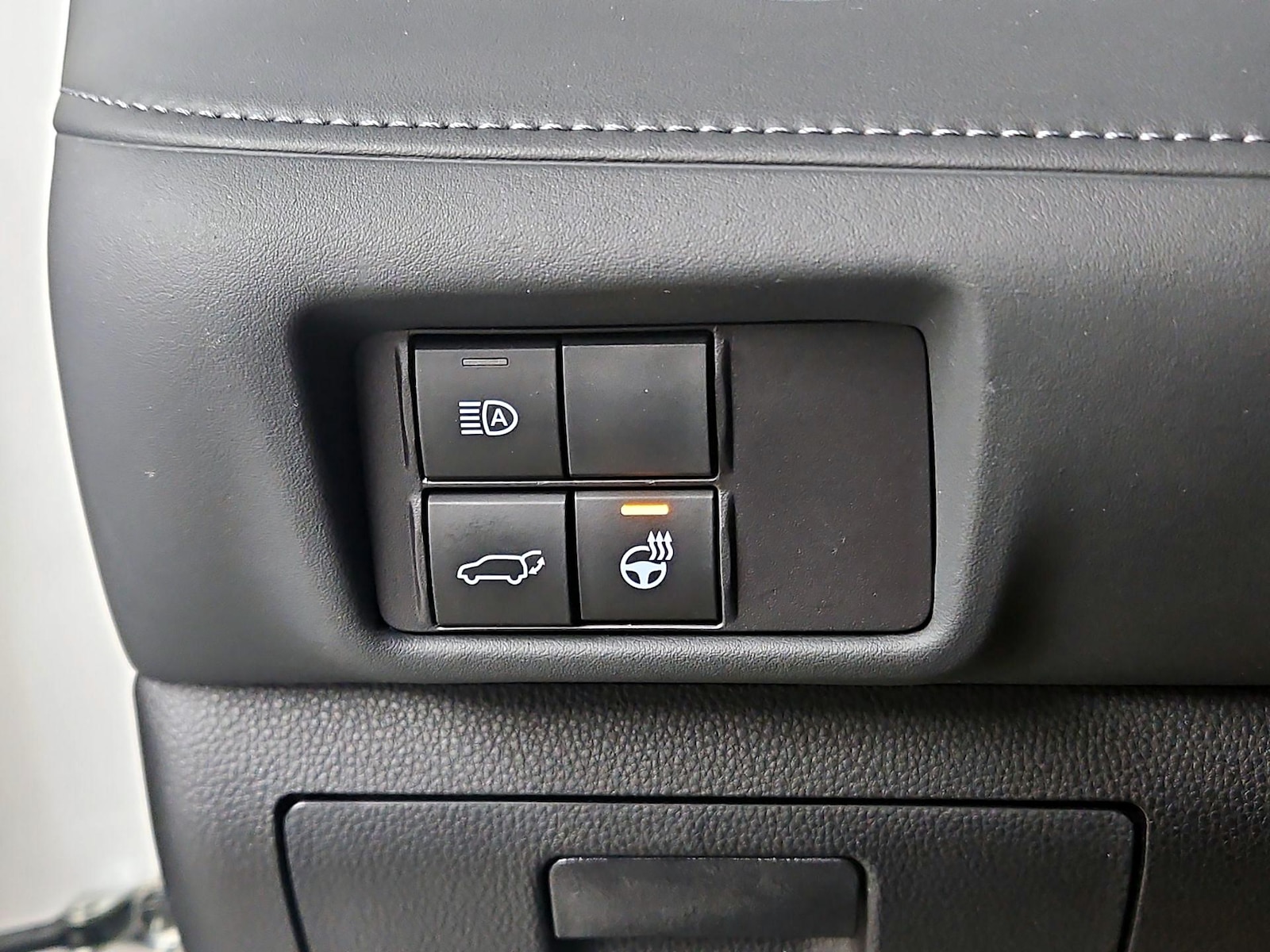 2022 Toyota Highlander Limited - Photo 14