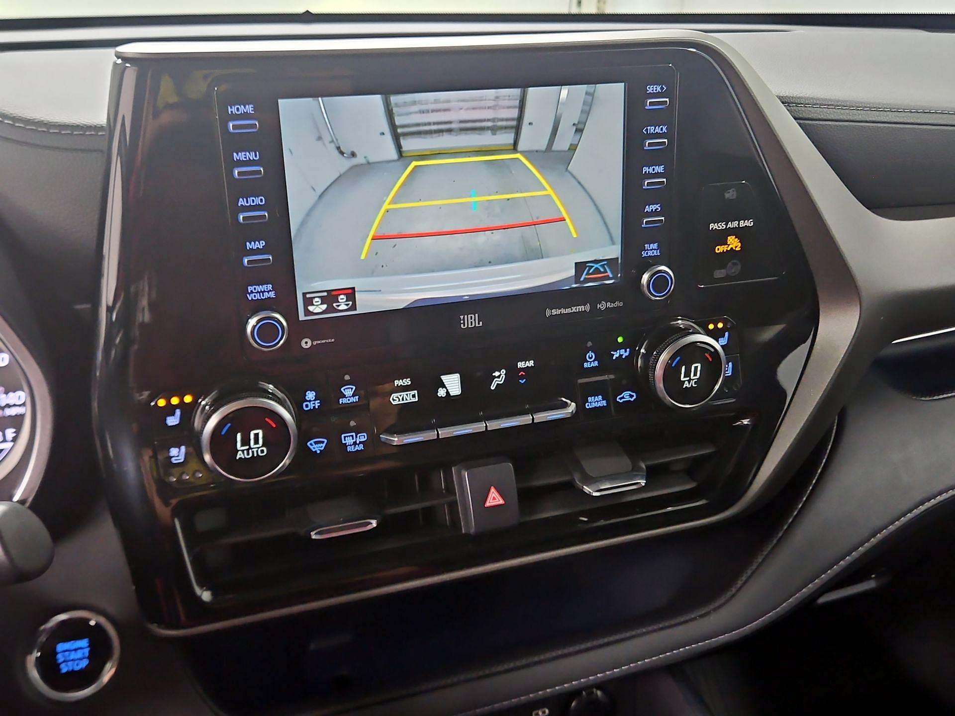 Thumbnail: 2022 Toyota Highlander - 15