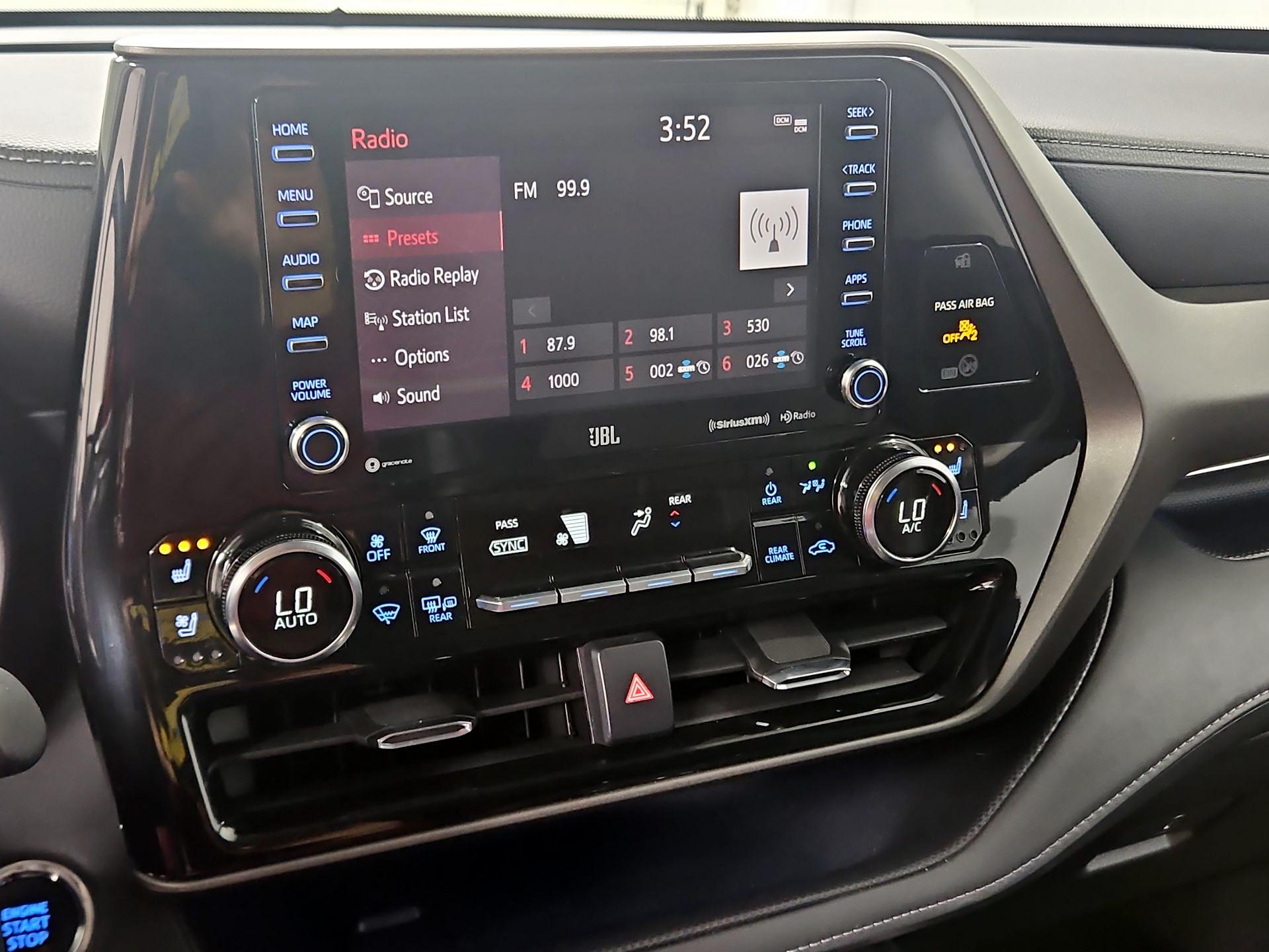 Thumbnail: 2022 Toyota Highlander - 16