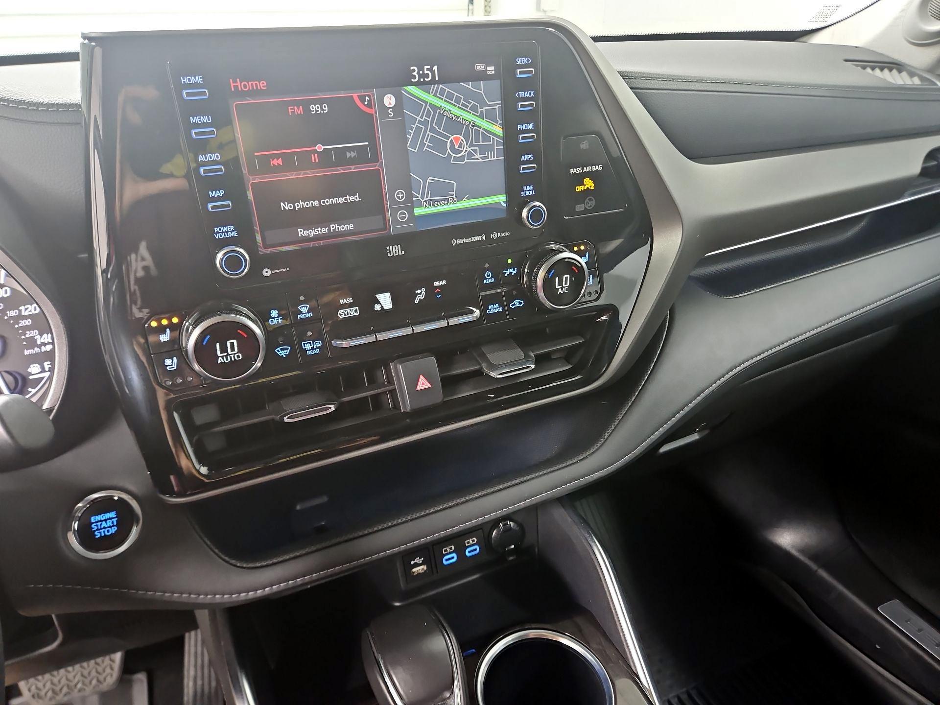 Thumbnail: 2022 Toyota Highlander - 17