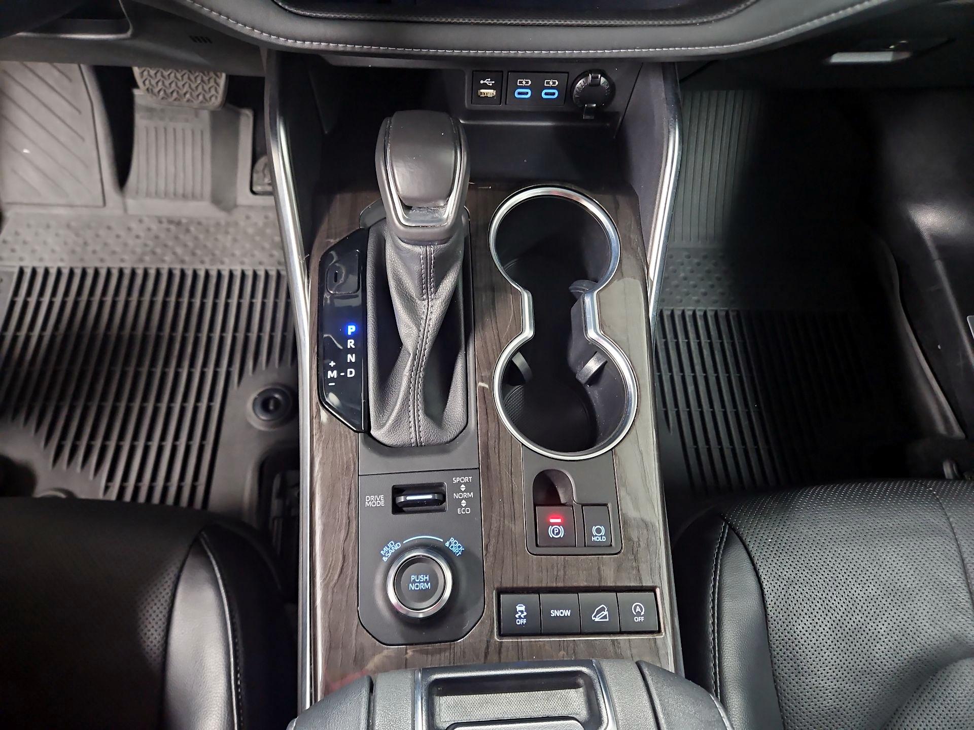 Thumbnail: 2022 Toyota Highlander - 18