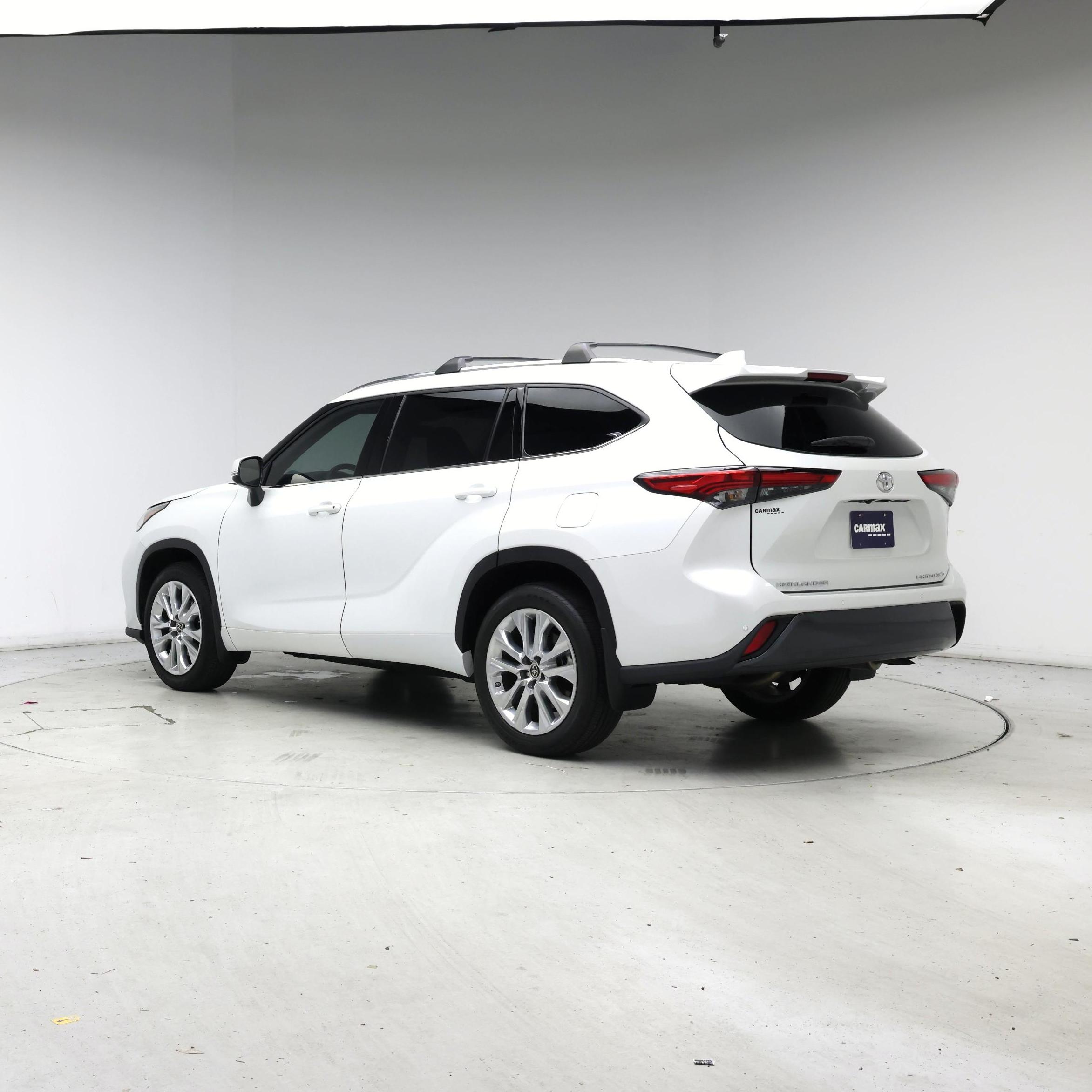 Thumbnail: 2022 Toyota Highlander - 2