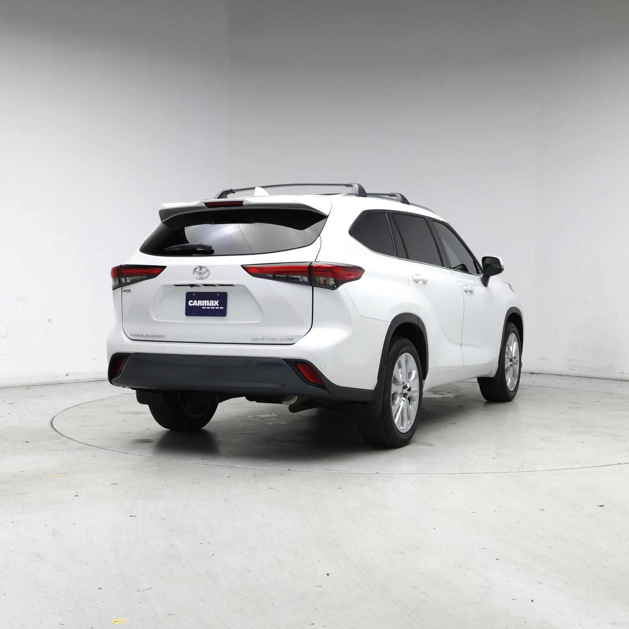 Thumbnail: 2022 Toyota Highlander - 8