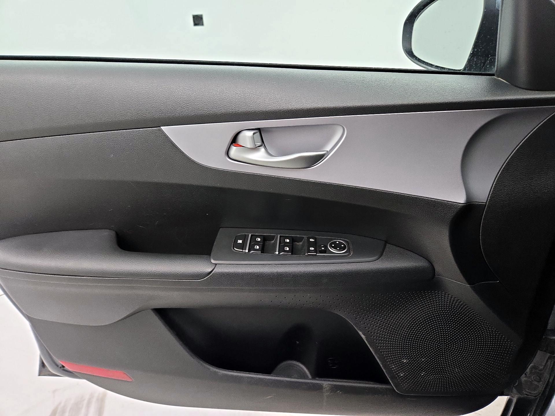 Thumbnail: 2024 Kia Forte - 12