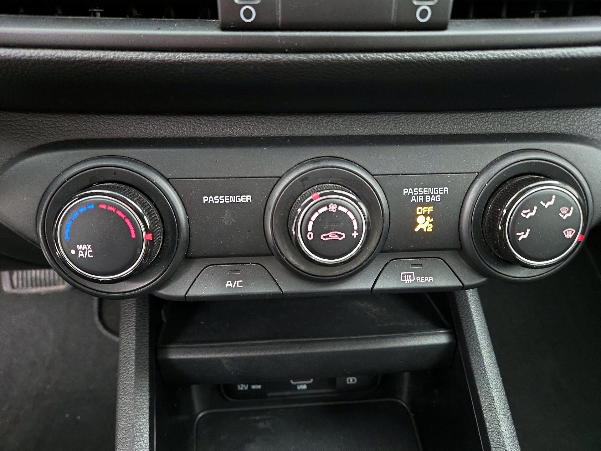 Thumbnail: 2024 Kia Forte - 16