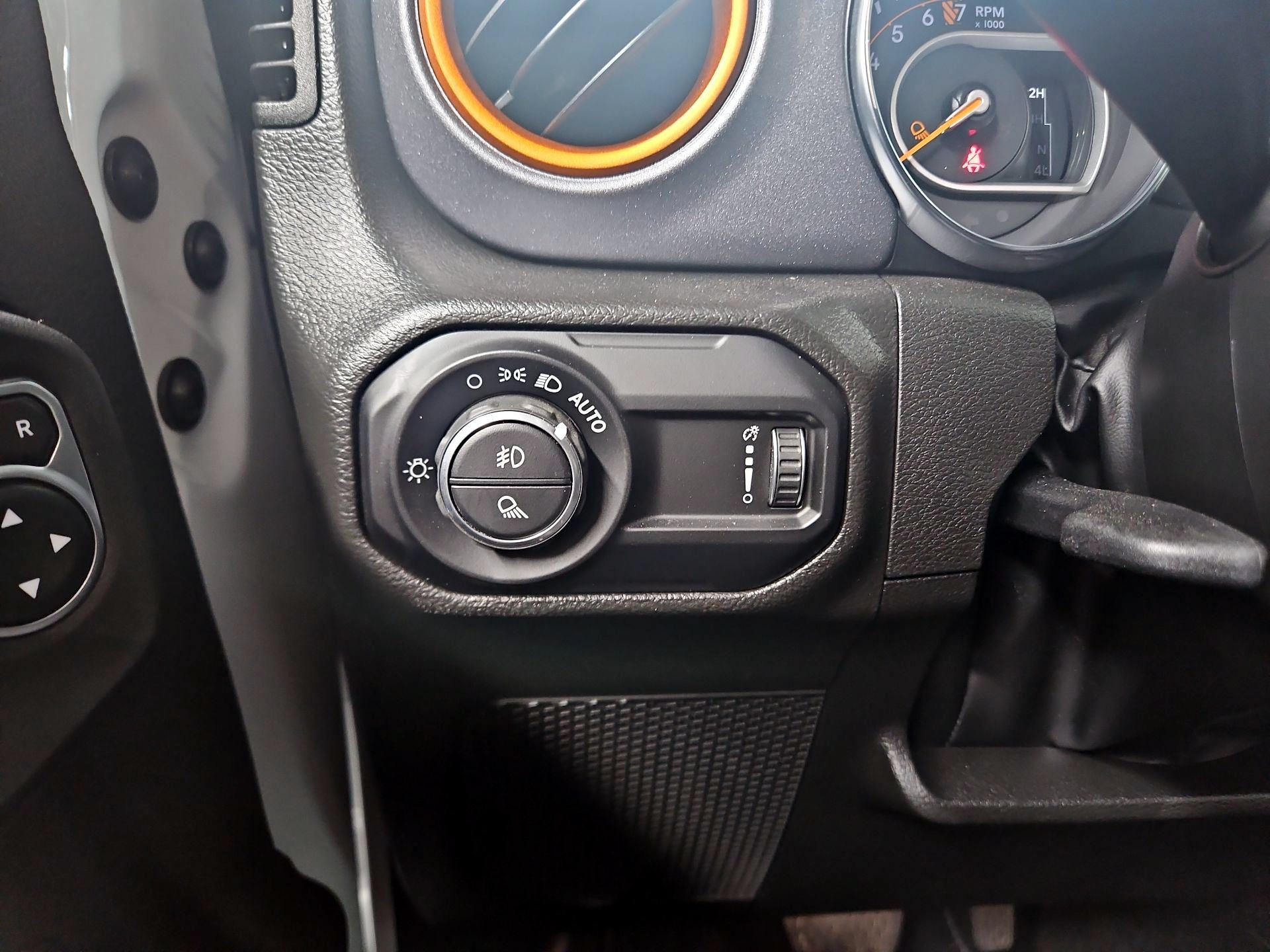 Thumbnail: 2023 Jeep Gladiator - 13