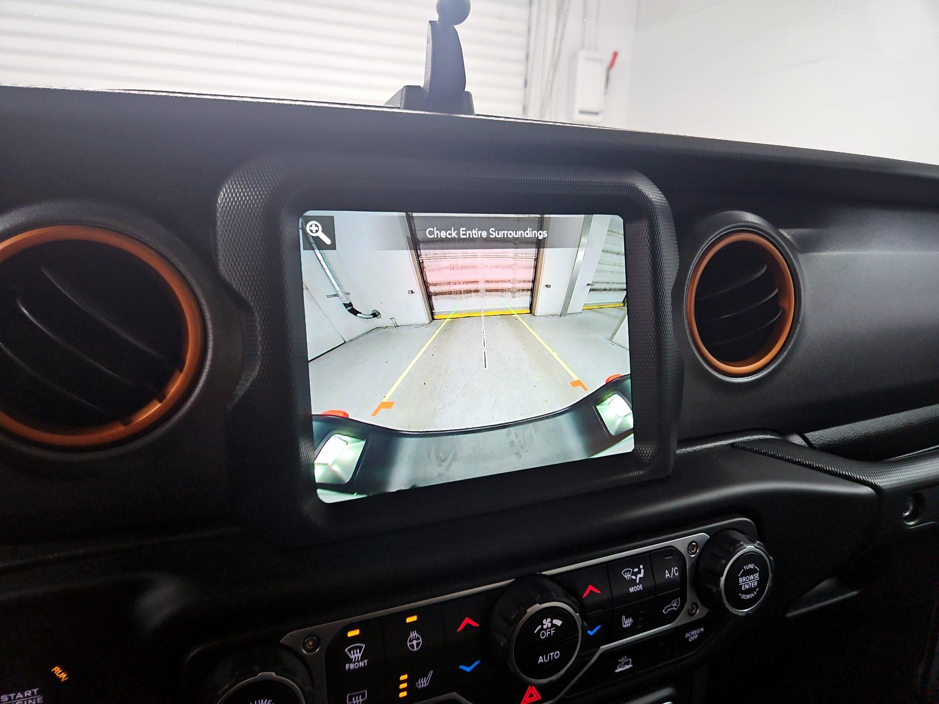 Thumbnail: 2023 Jeep Gladiator - 15