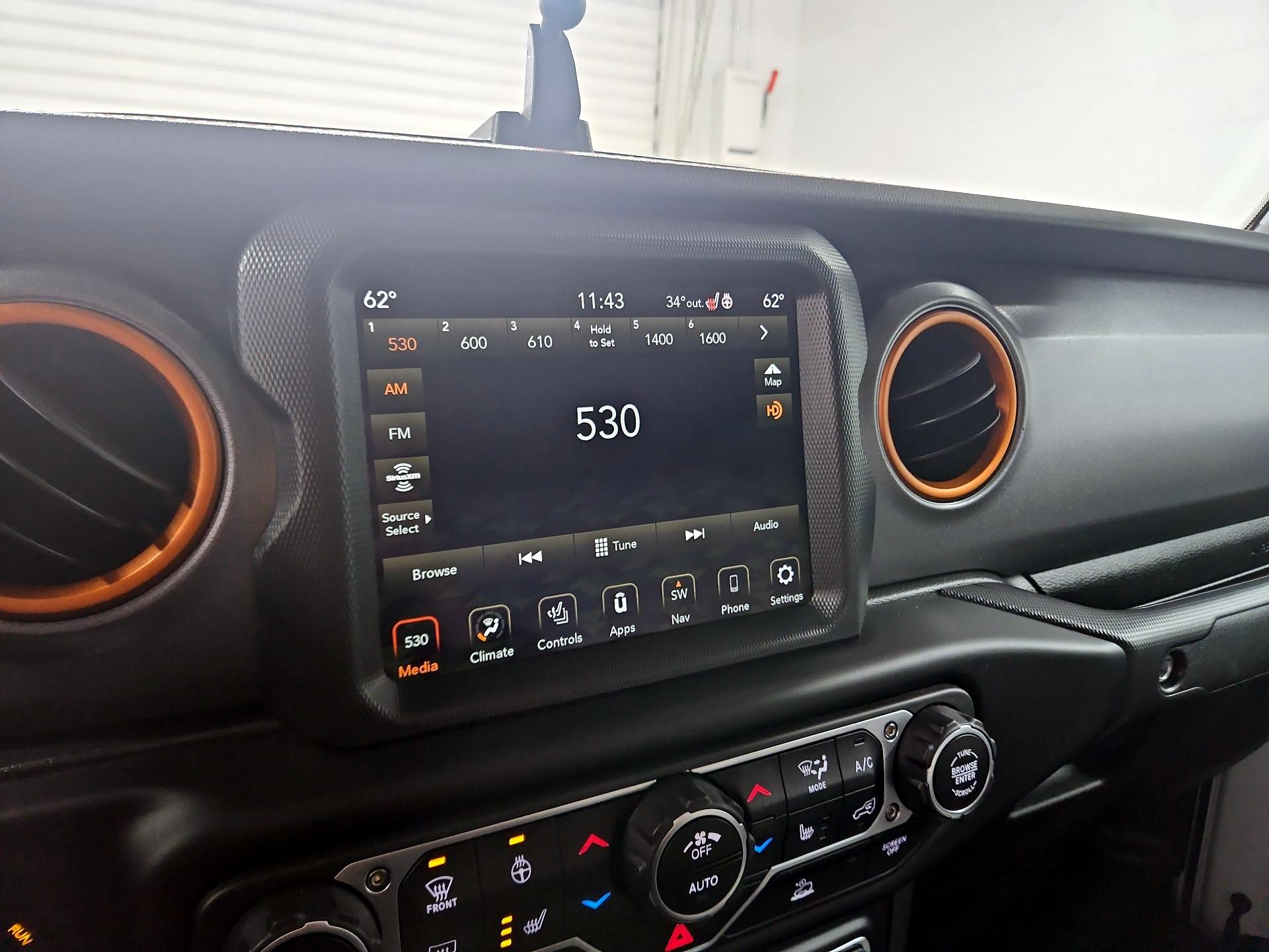 Thumbnail: 2023 Jeep Gladiator - 16