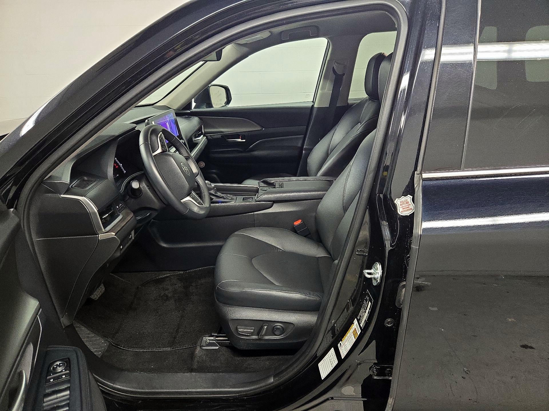 Thumbnail: 2025 Toyota Grand Highlander - 11