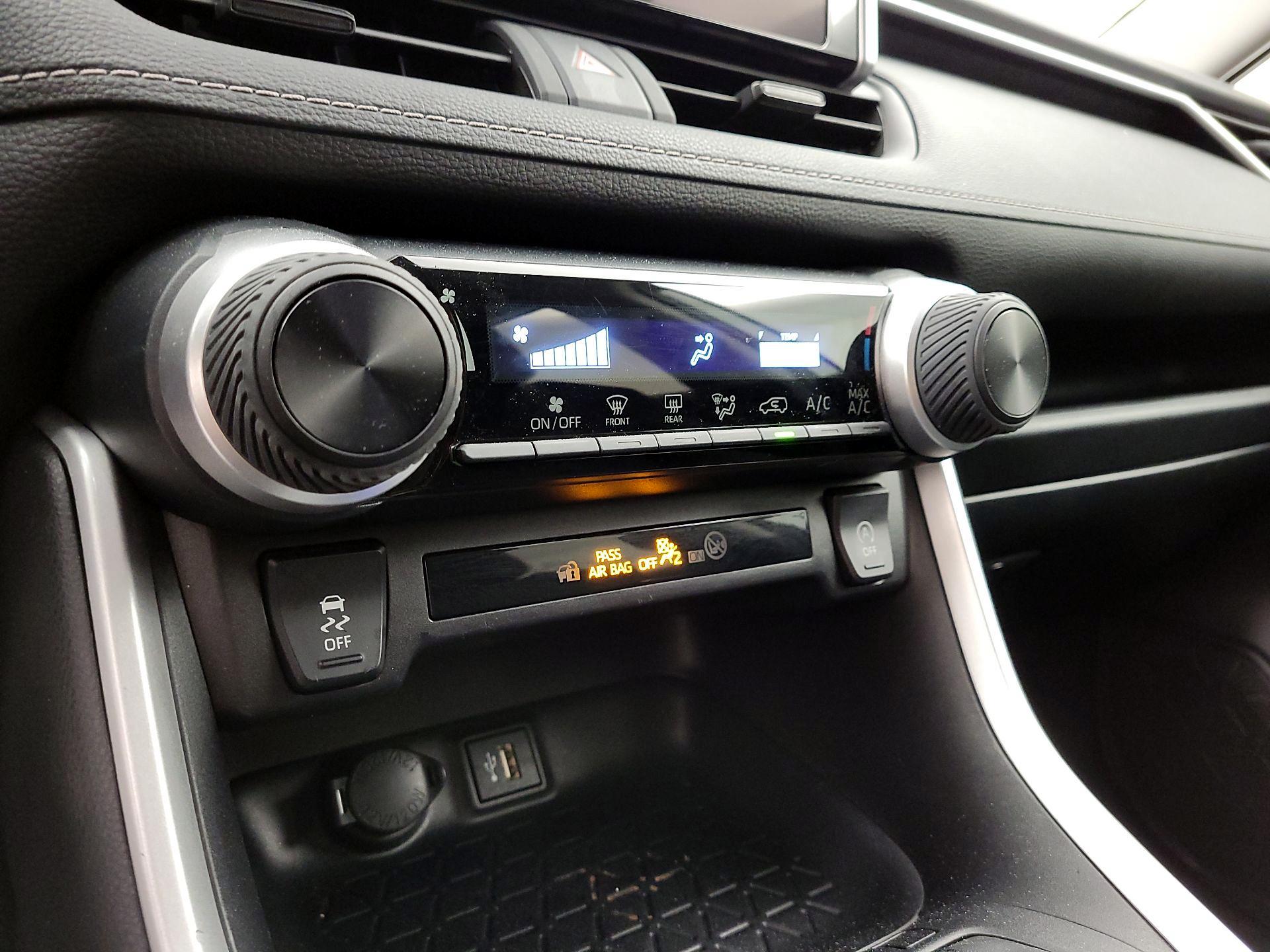 Thumbnail: 2025 Toyota RAV4 - 16