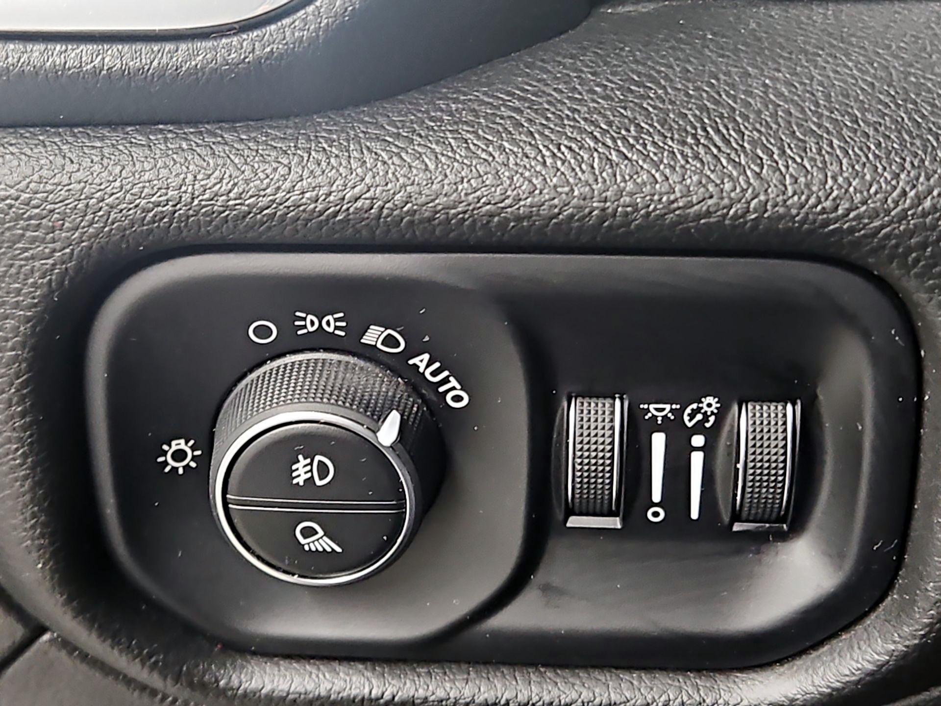 Thumbnail: 2025 RAM 1500 - 13