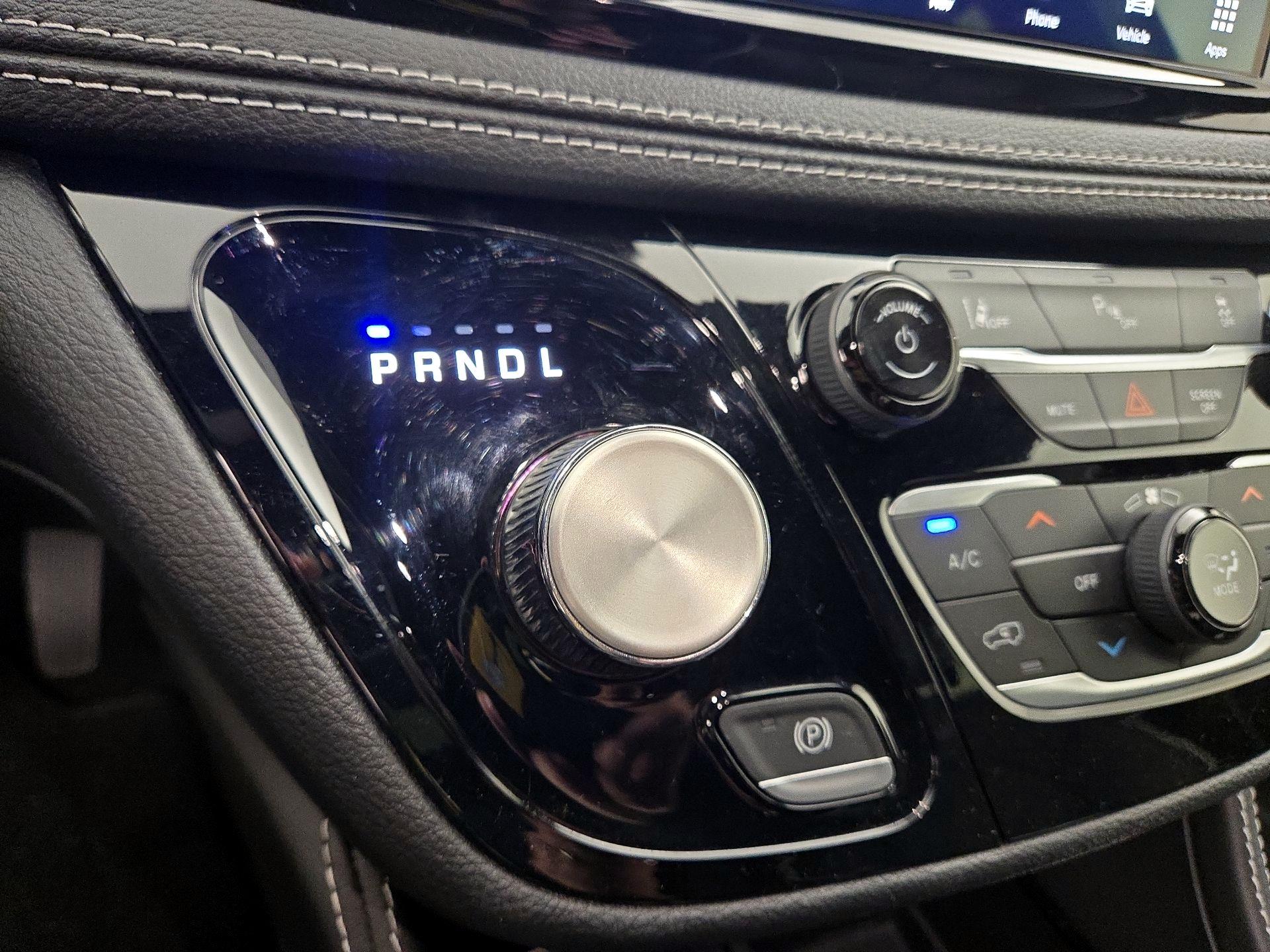 Thumbnail: 2023 Chrysler Pacifica - 18