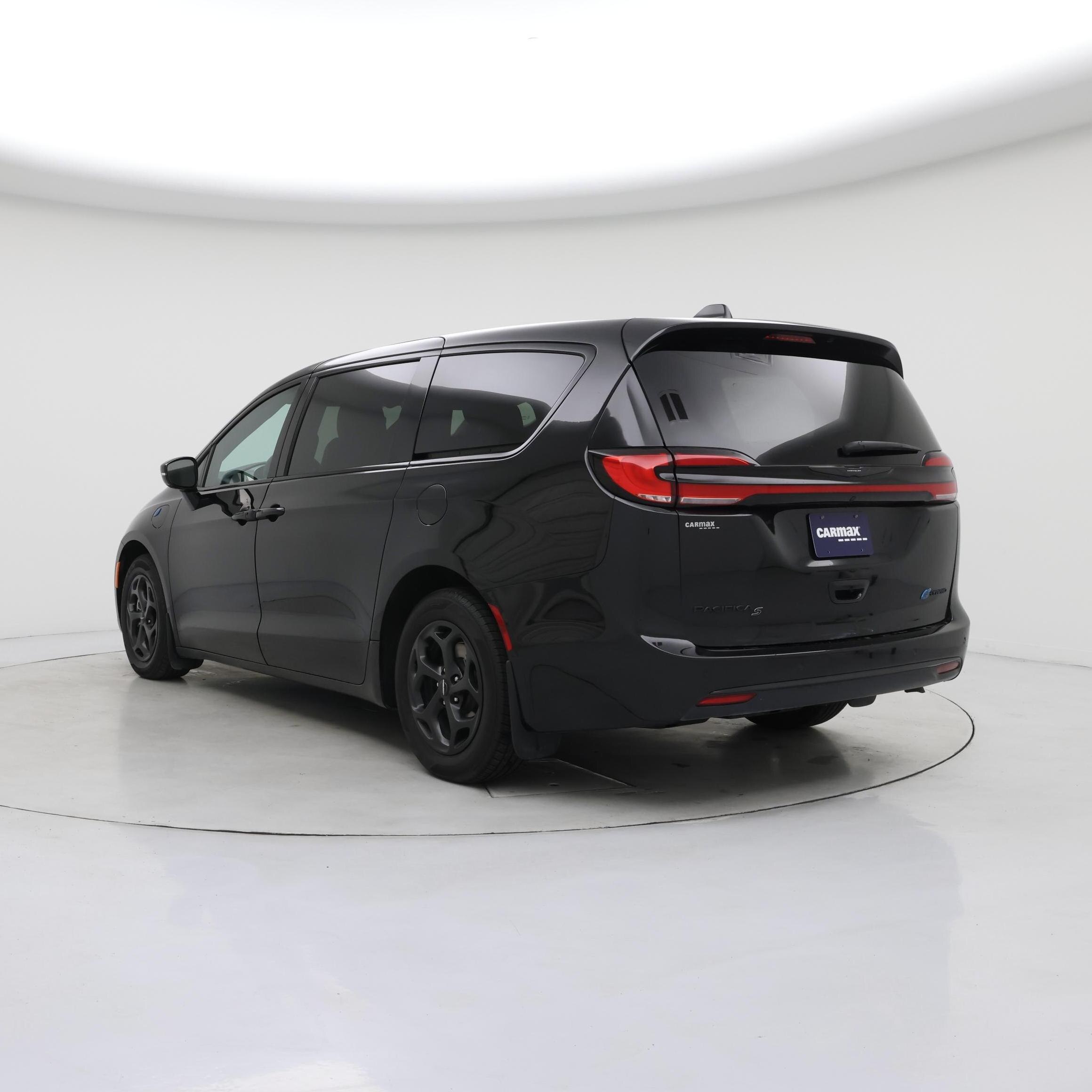 Thumbnail: 2023 Chrysler Pacifica - 2