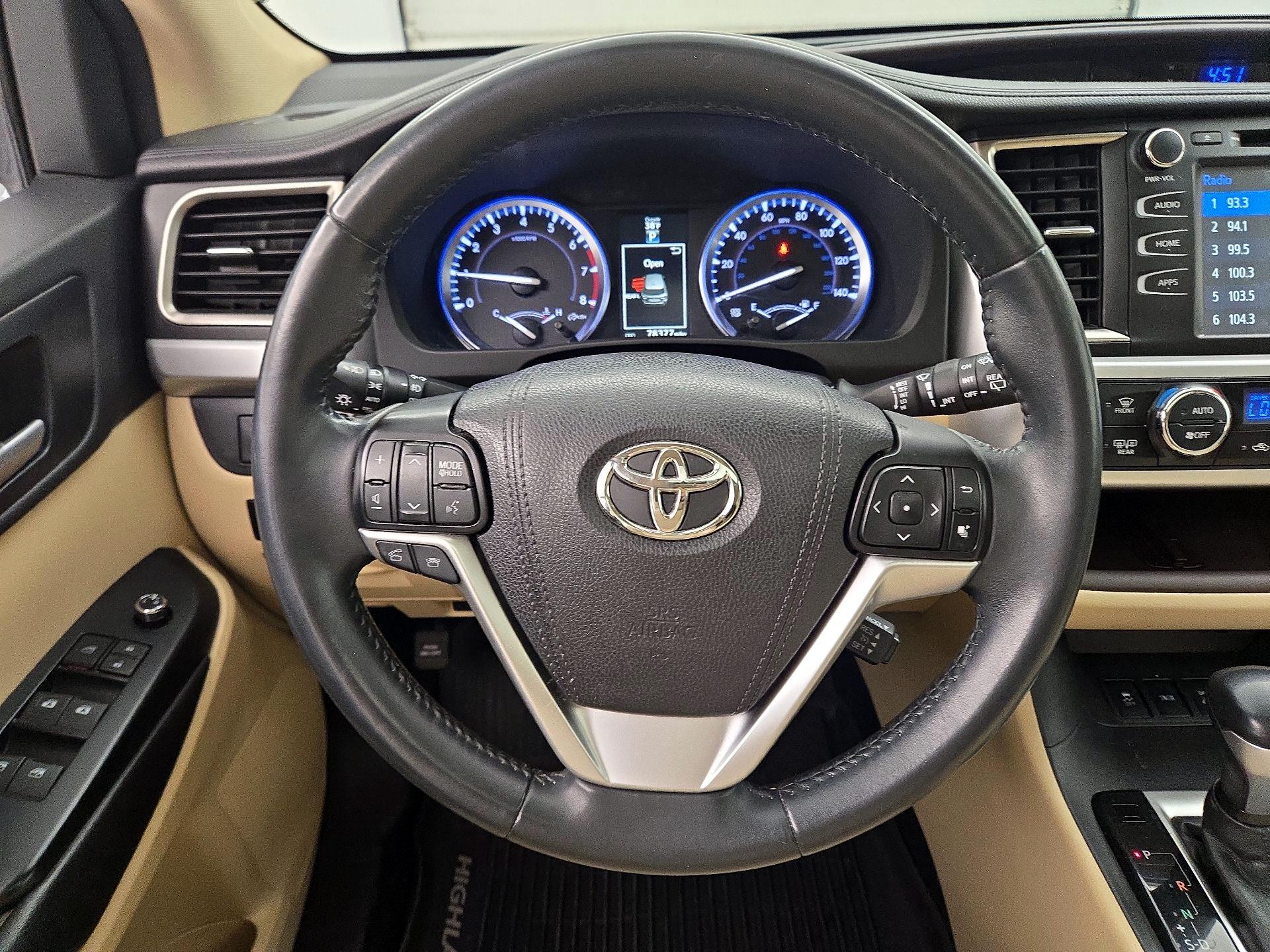 Thumbnail: 2016 Toyota Highlander - 10