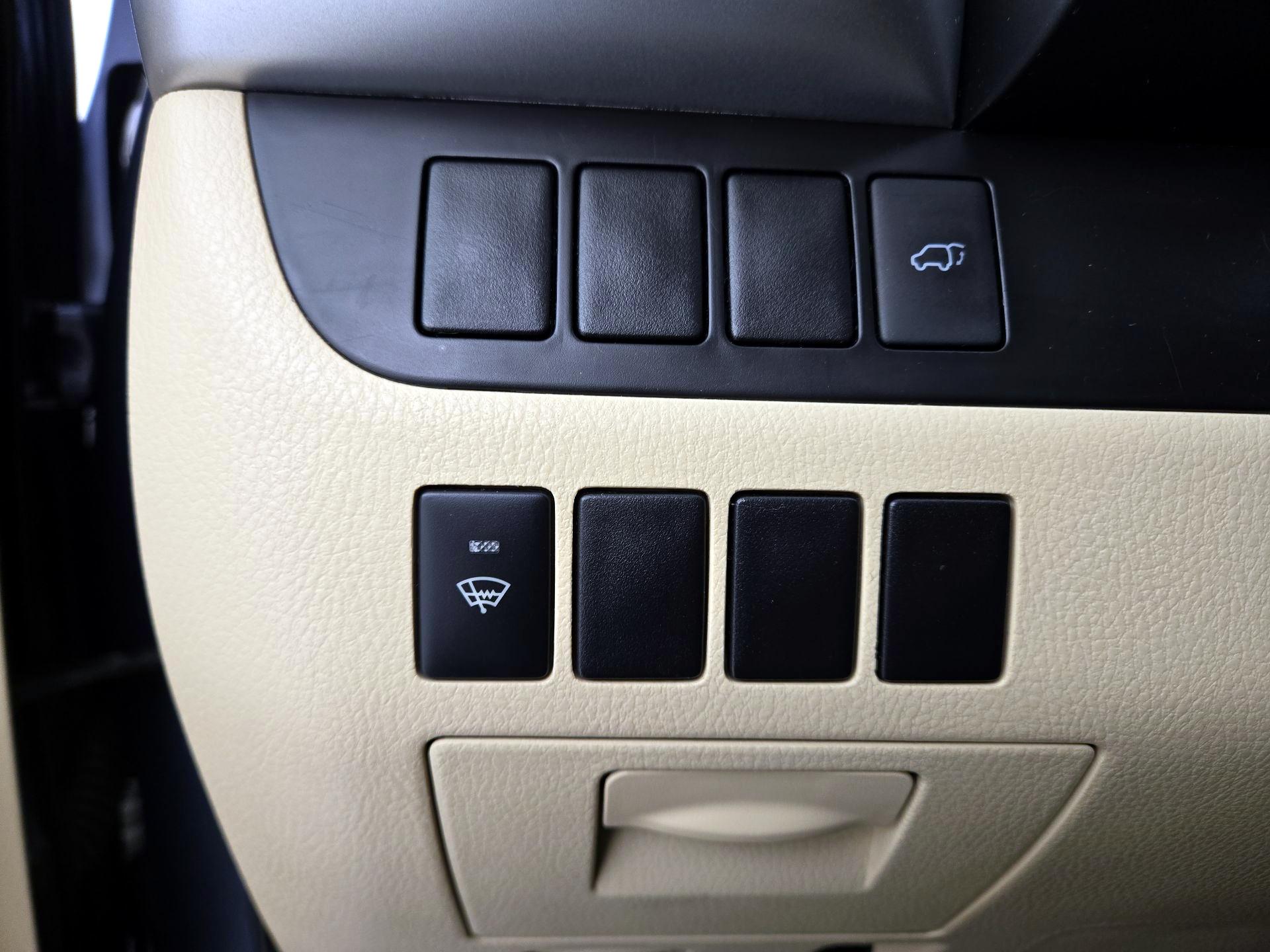 Thumbnail: 2016 Toyota Highlander - 13