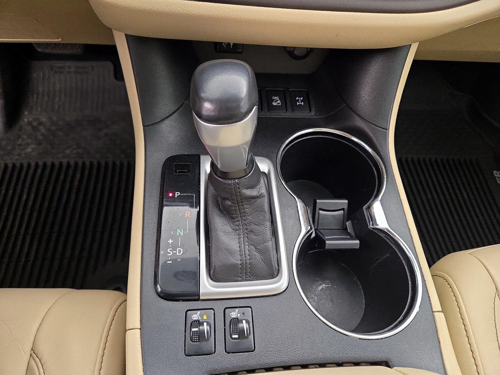 Thumbnail: 2016 Toyota Highlander - 17